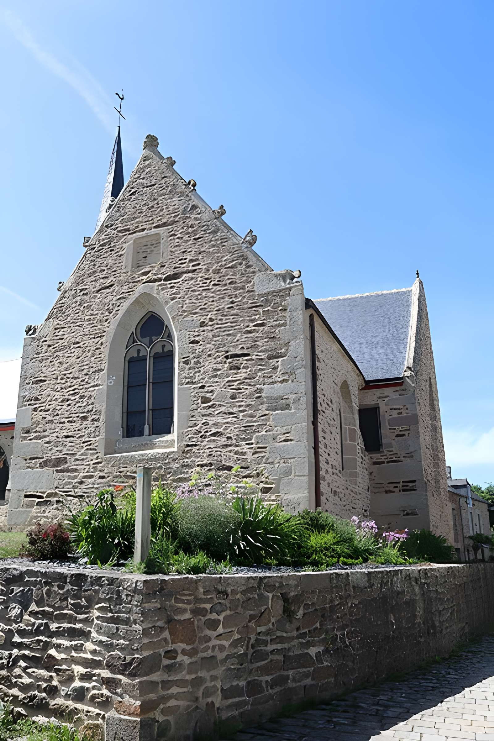 Église Saint-Pierre de Taden