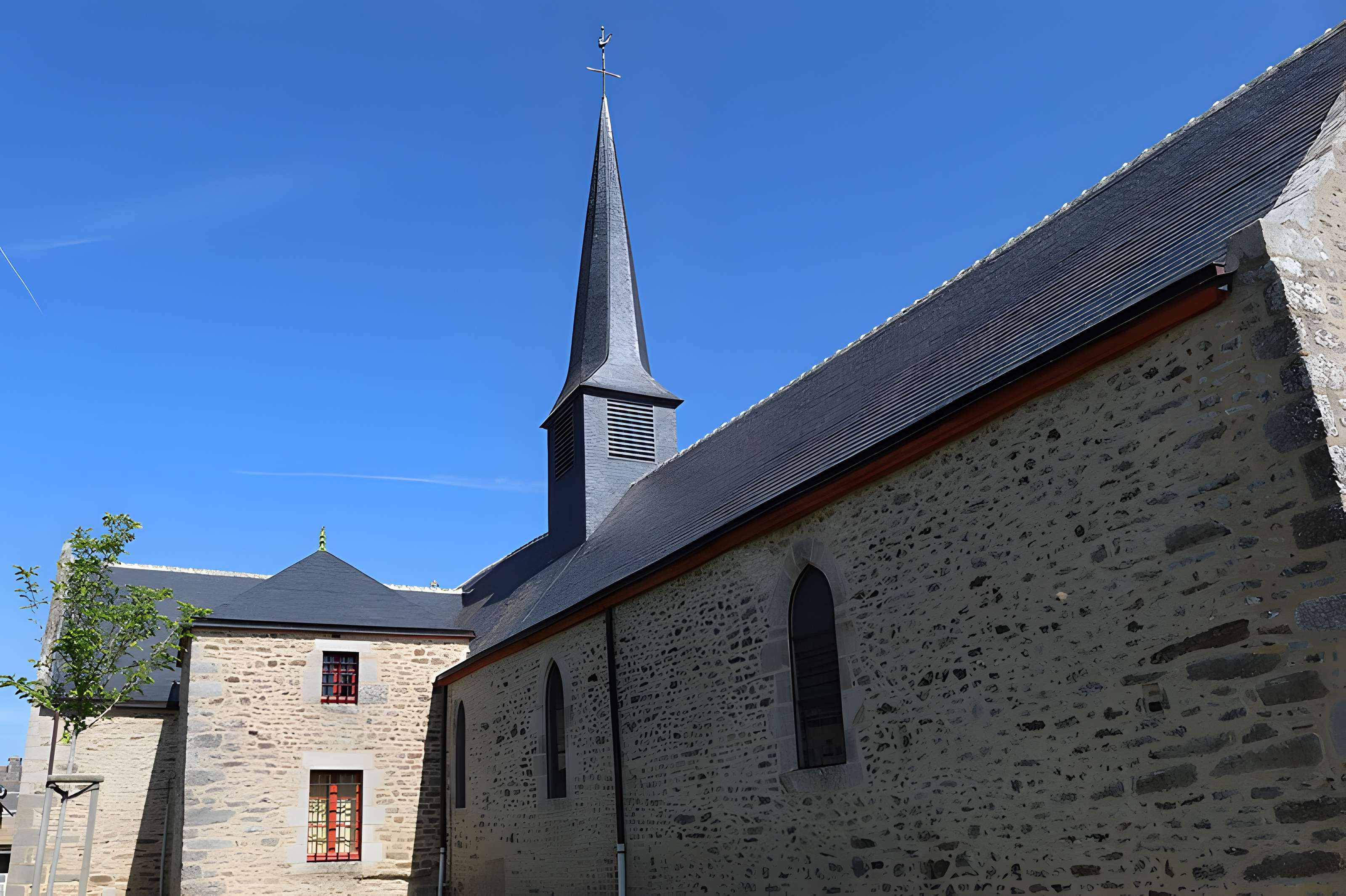 Église Saint-Pierre de Taden