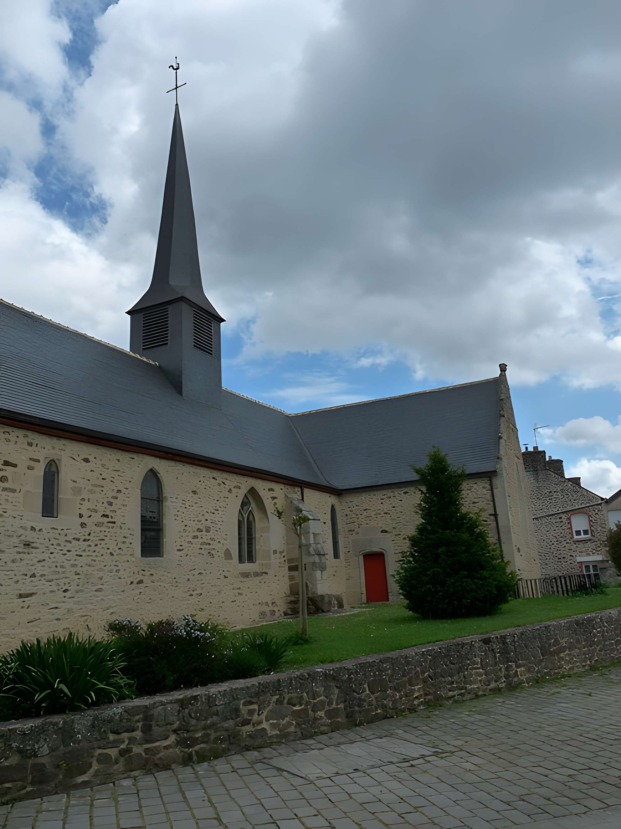 Église Saint-Pierre de Taden