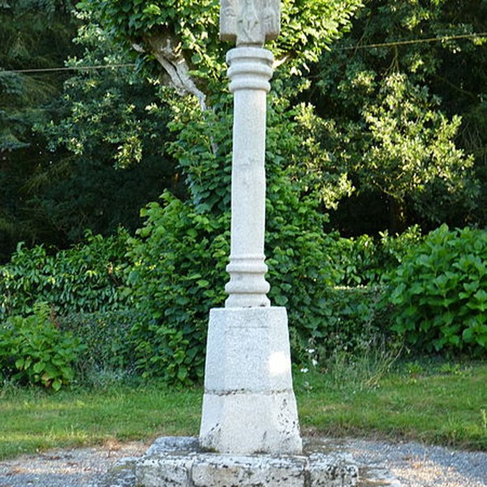 Photo de Église Saint-Pierre de Trédaniel