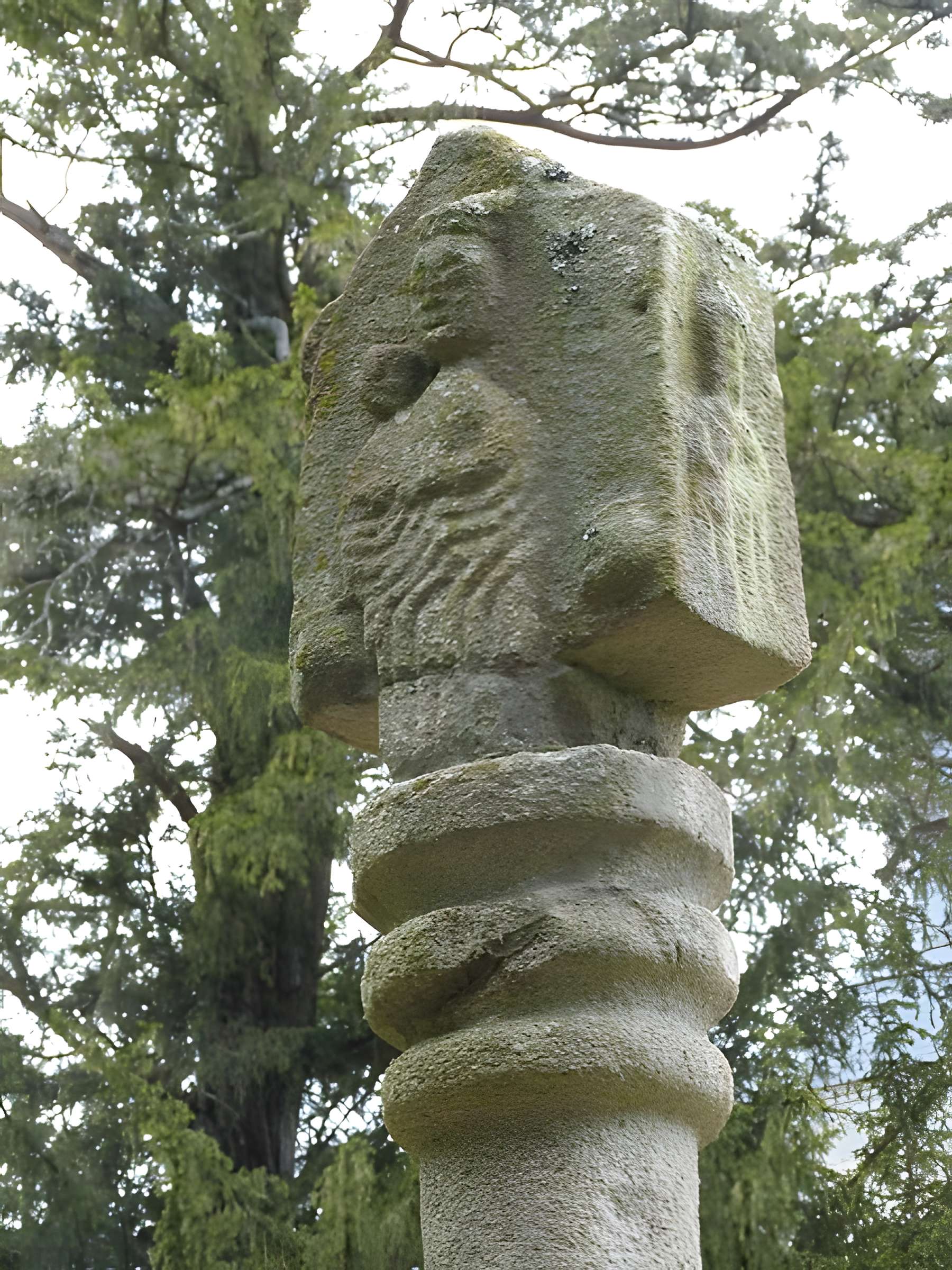 Église Saint-Pierre de Trédaniel