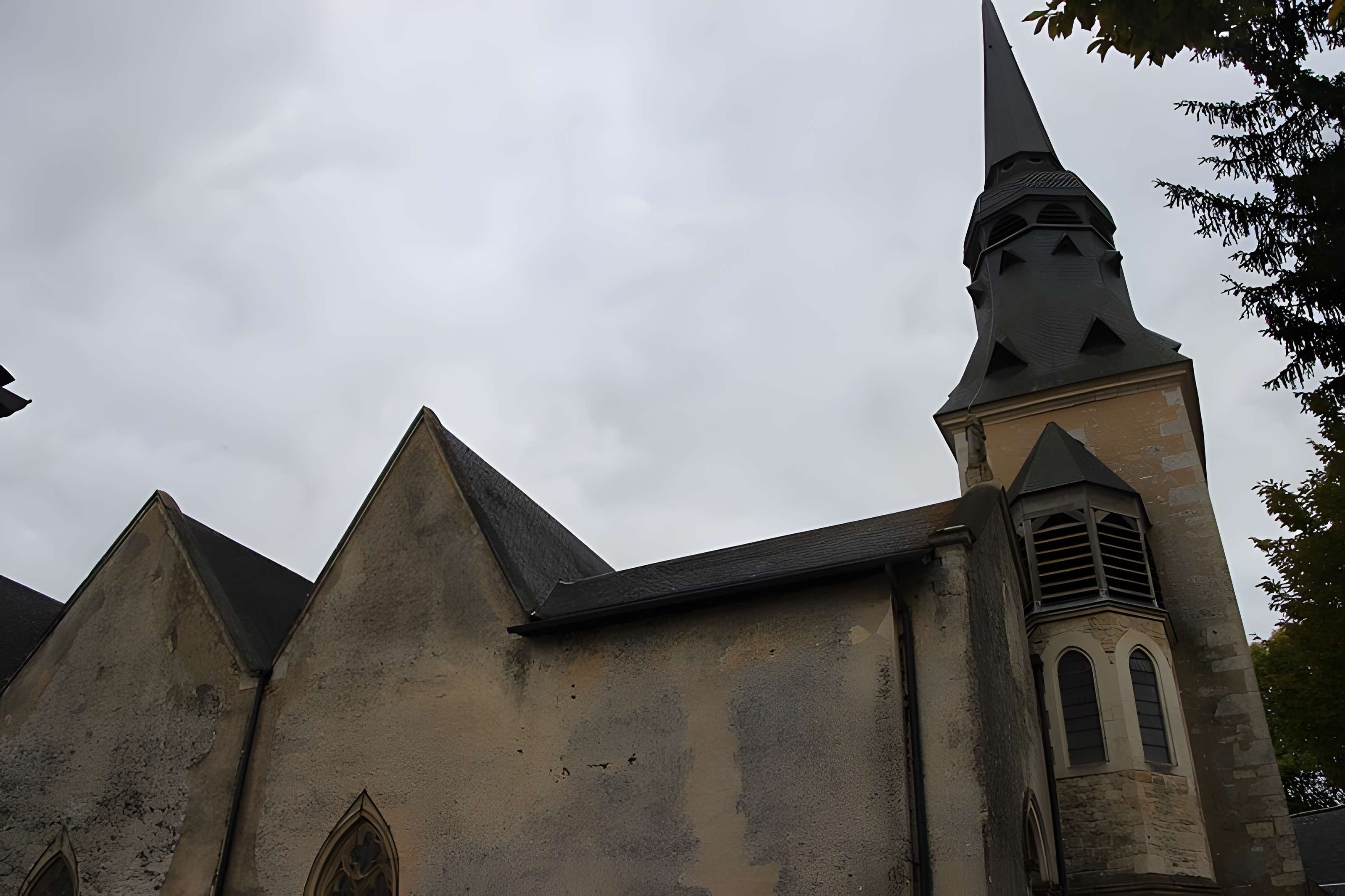 Église Saint-Pierre de Vallon-sur-Gée