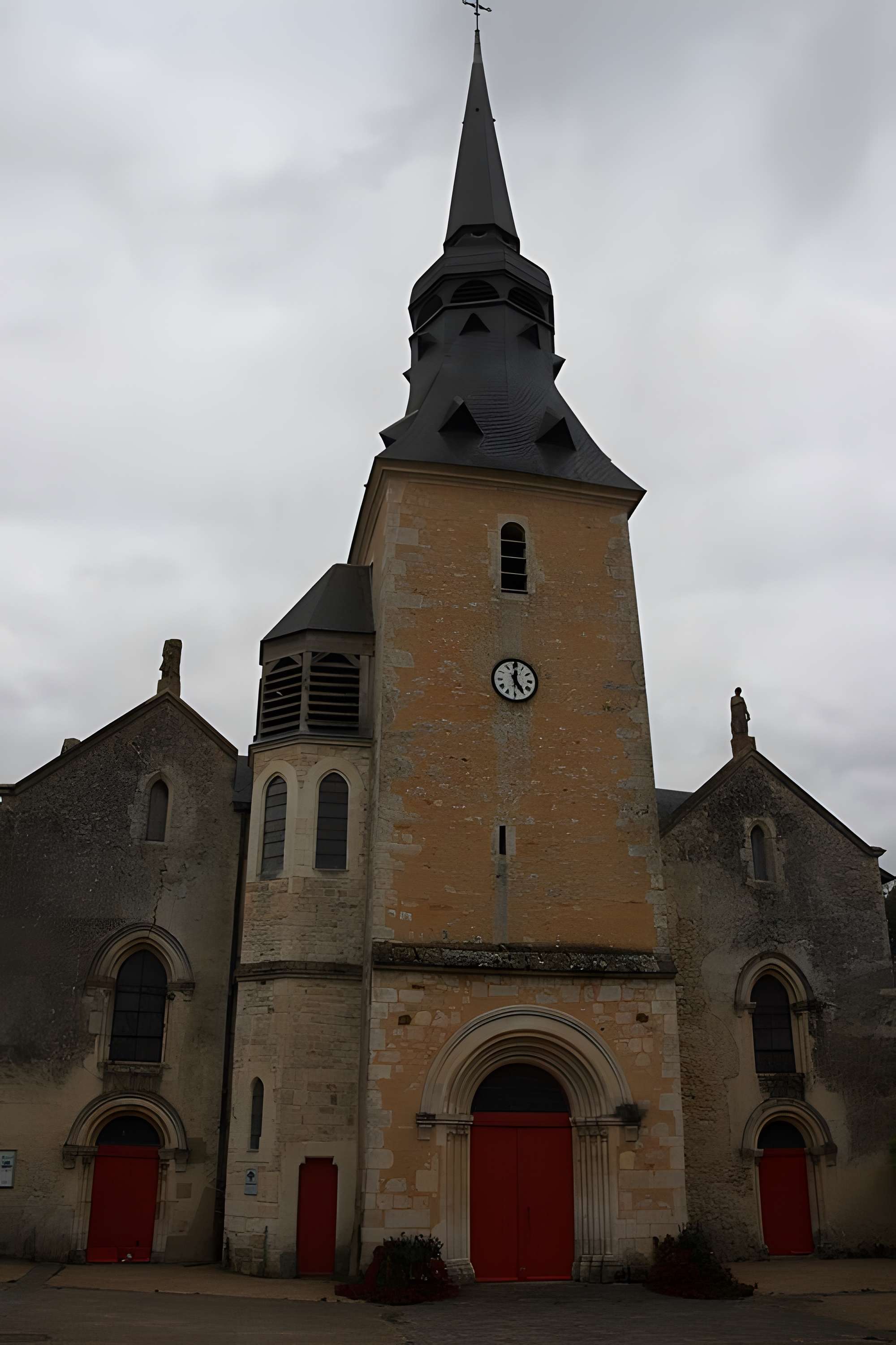 Église Saint-Pierre de Vallon-sur-Gée