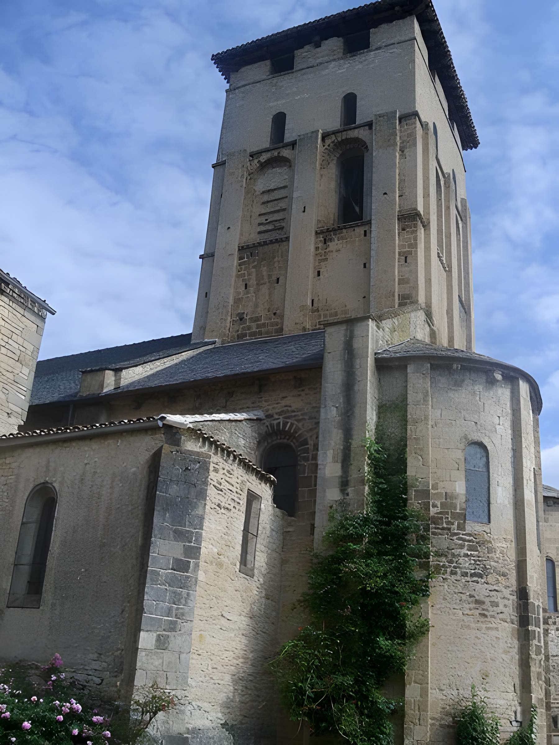 Église Saint-Pierre de Varen 