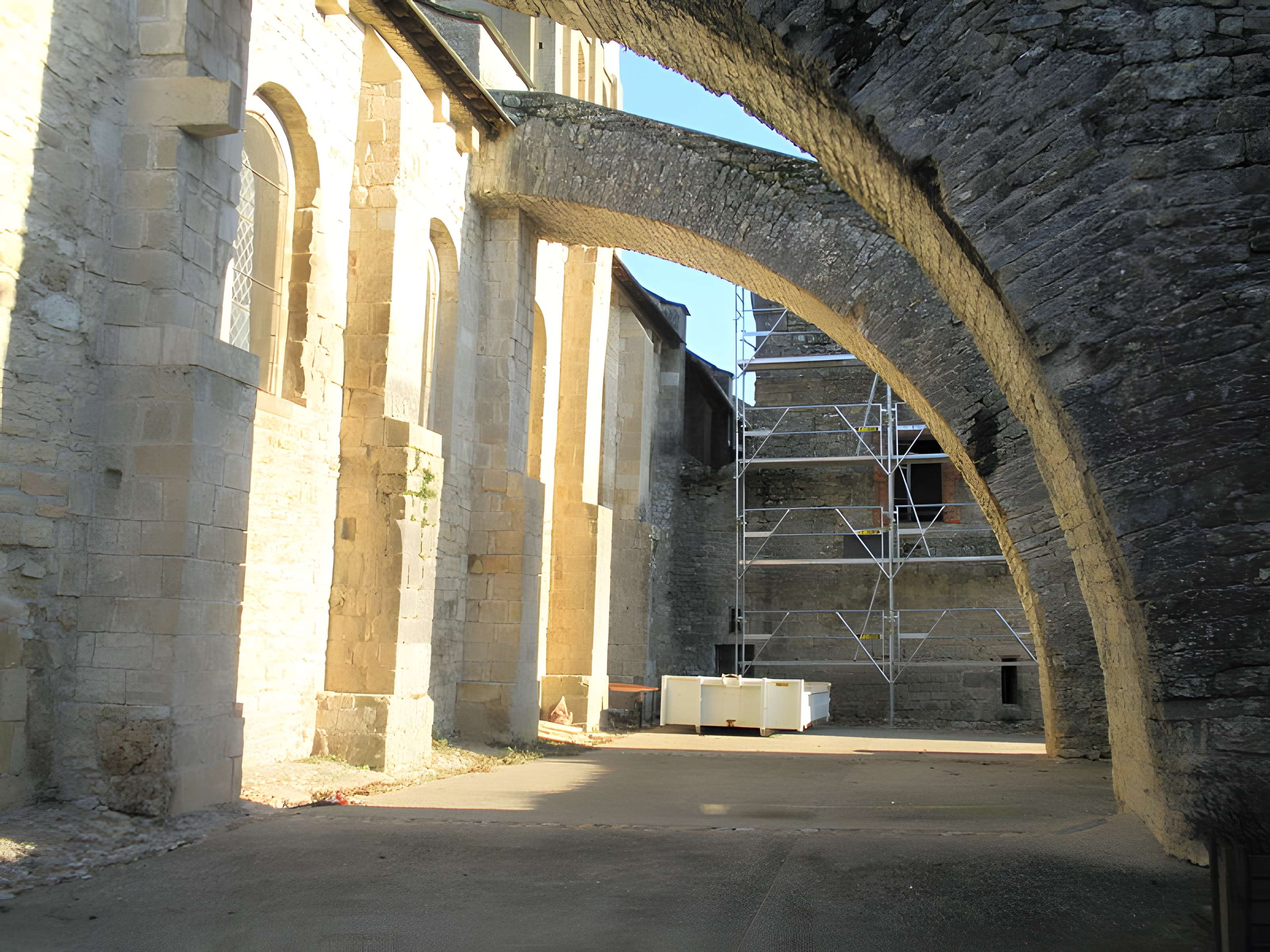 Église Saint-Pierre de Varen