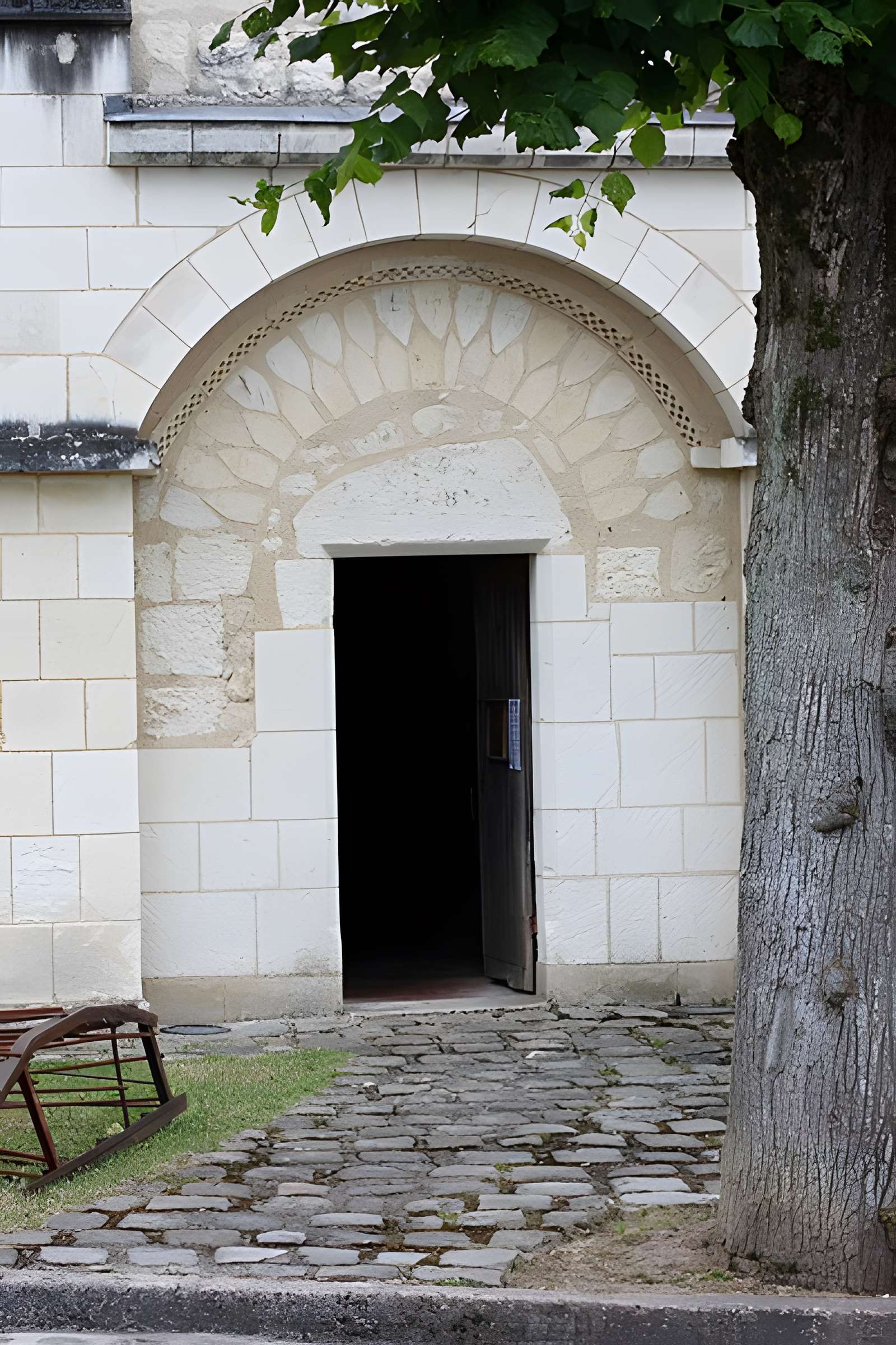 Église Saint-Pierre de Veuil