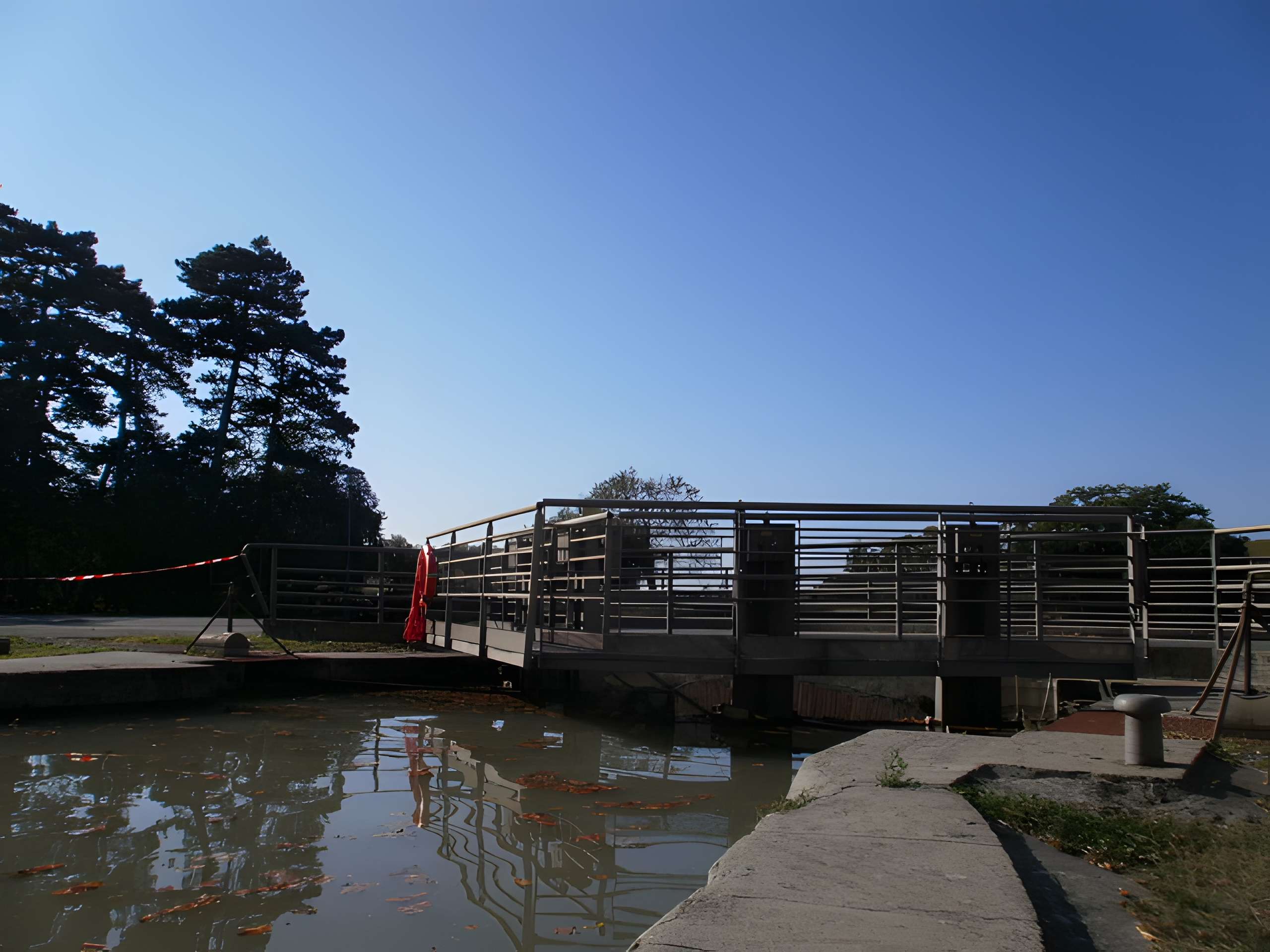 Canal du Midi : Écluse de Négra