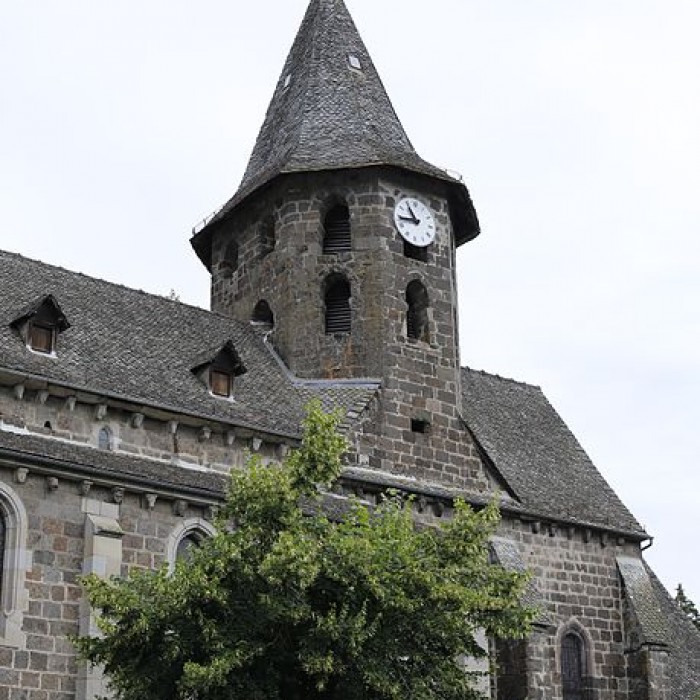 Photo de Église Saint-Pierre de Vic-sur-Cère