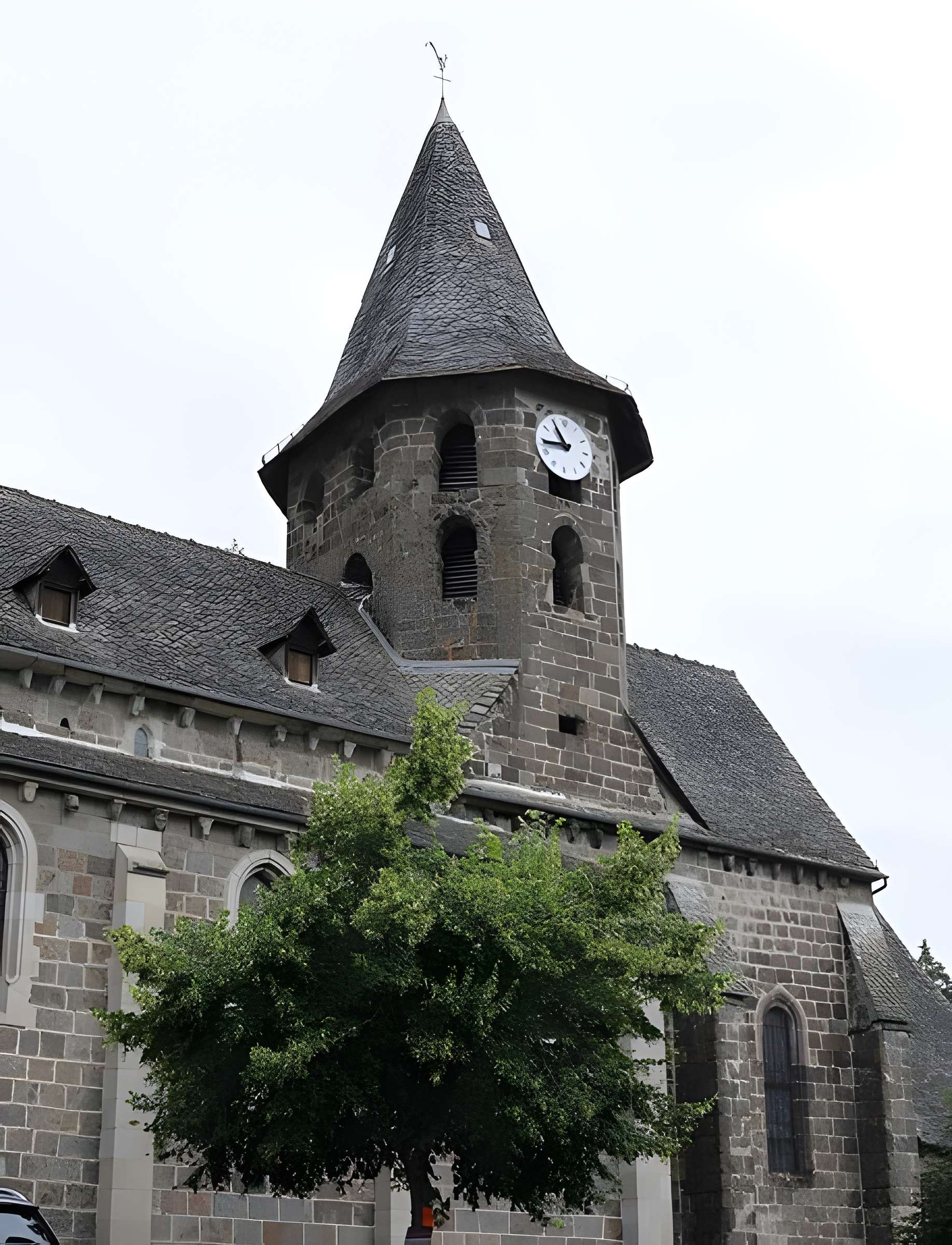 Église Saint-Pierre de Vic-sur-Cère 