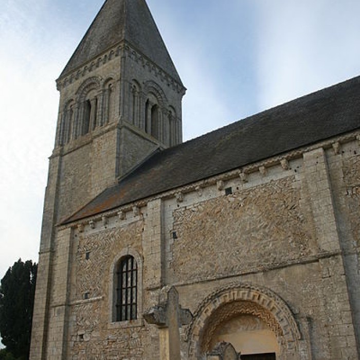 Photo de Église Saint-Pierre de Vienne-en-Bessin