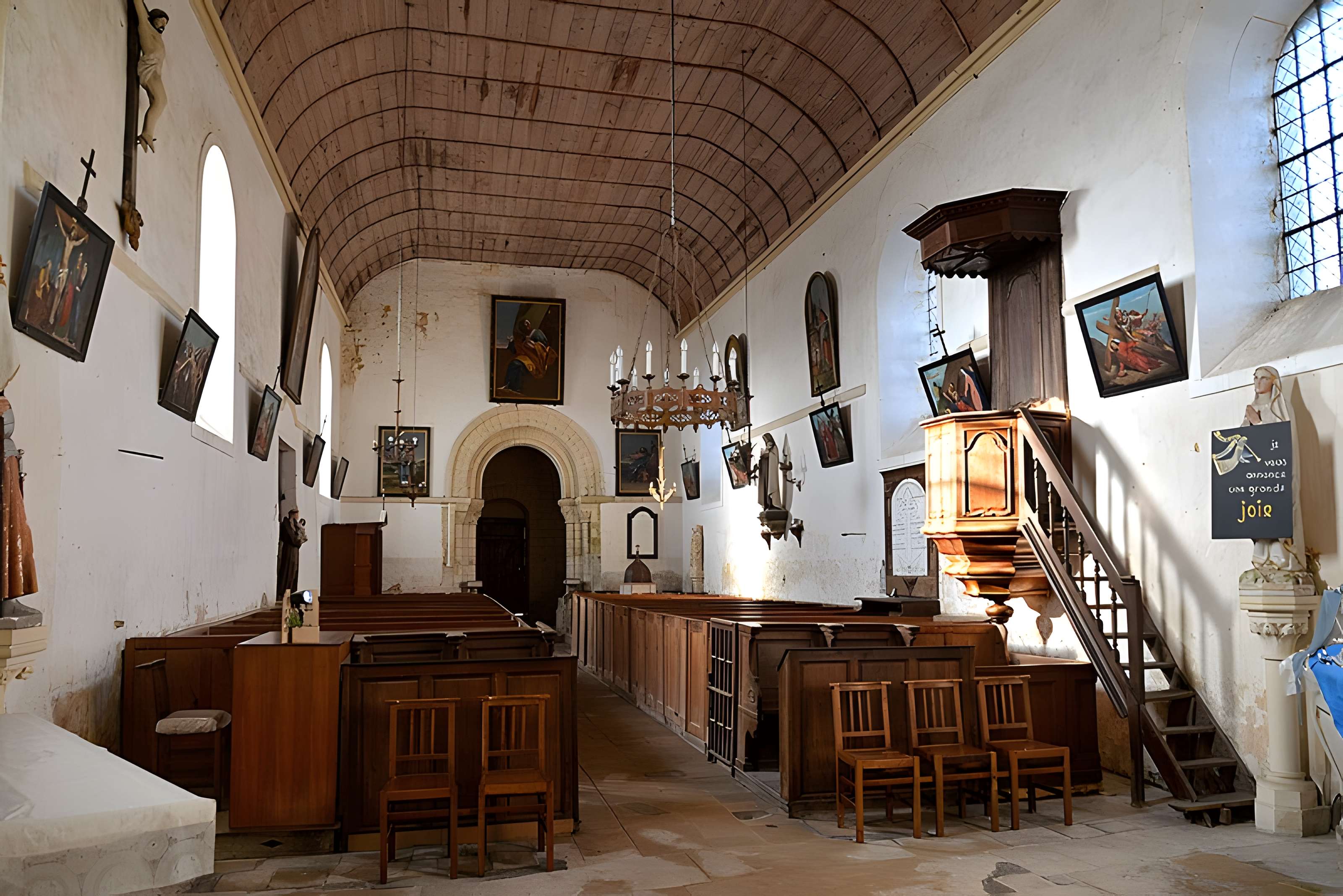 Église Saint-Pierre de Vienne-en-Bessin
