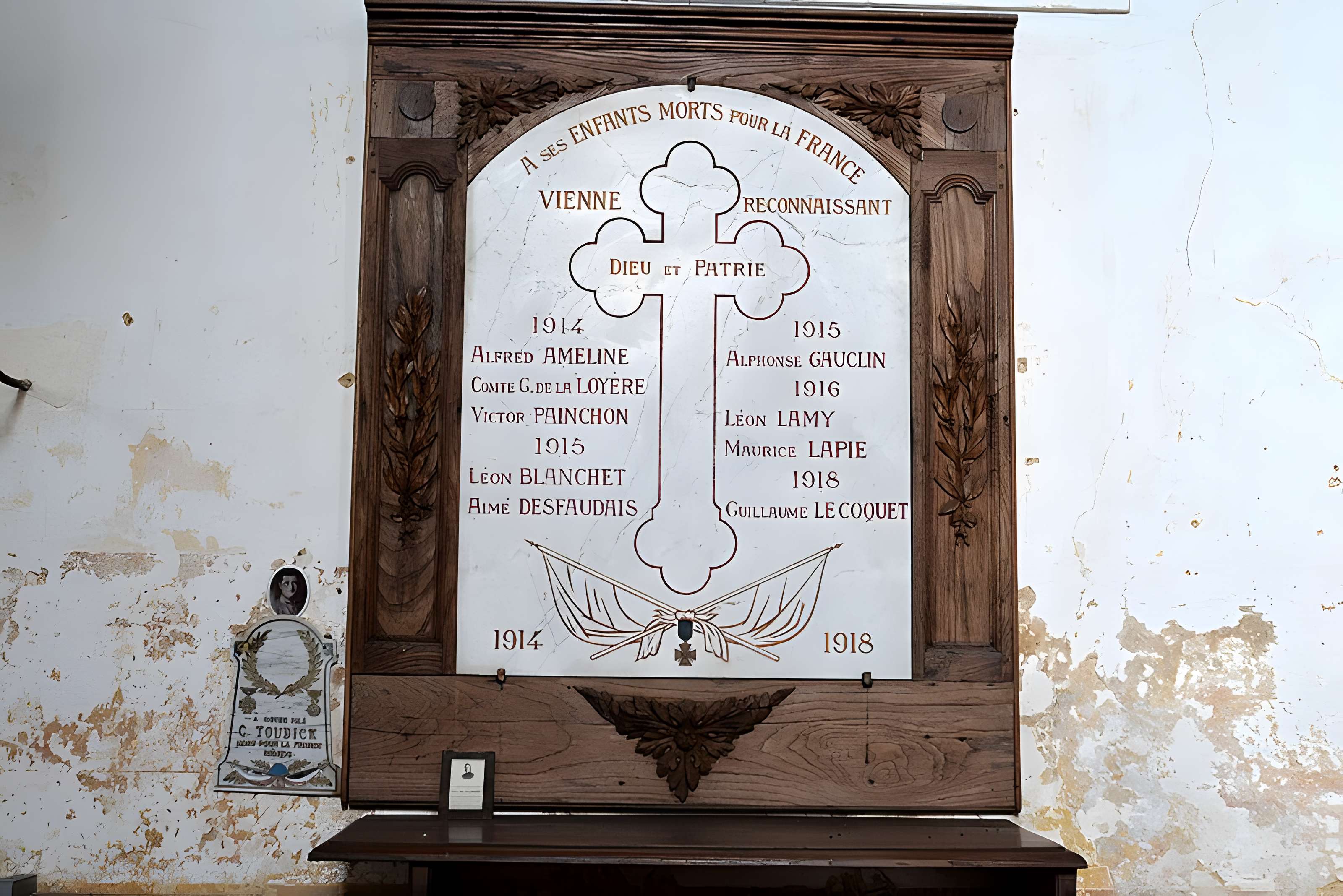 Église Saint-Pierre de Vienne-en-Bessin