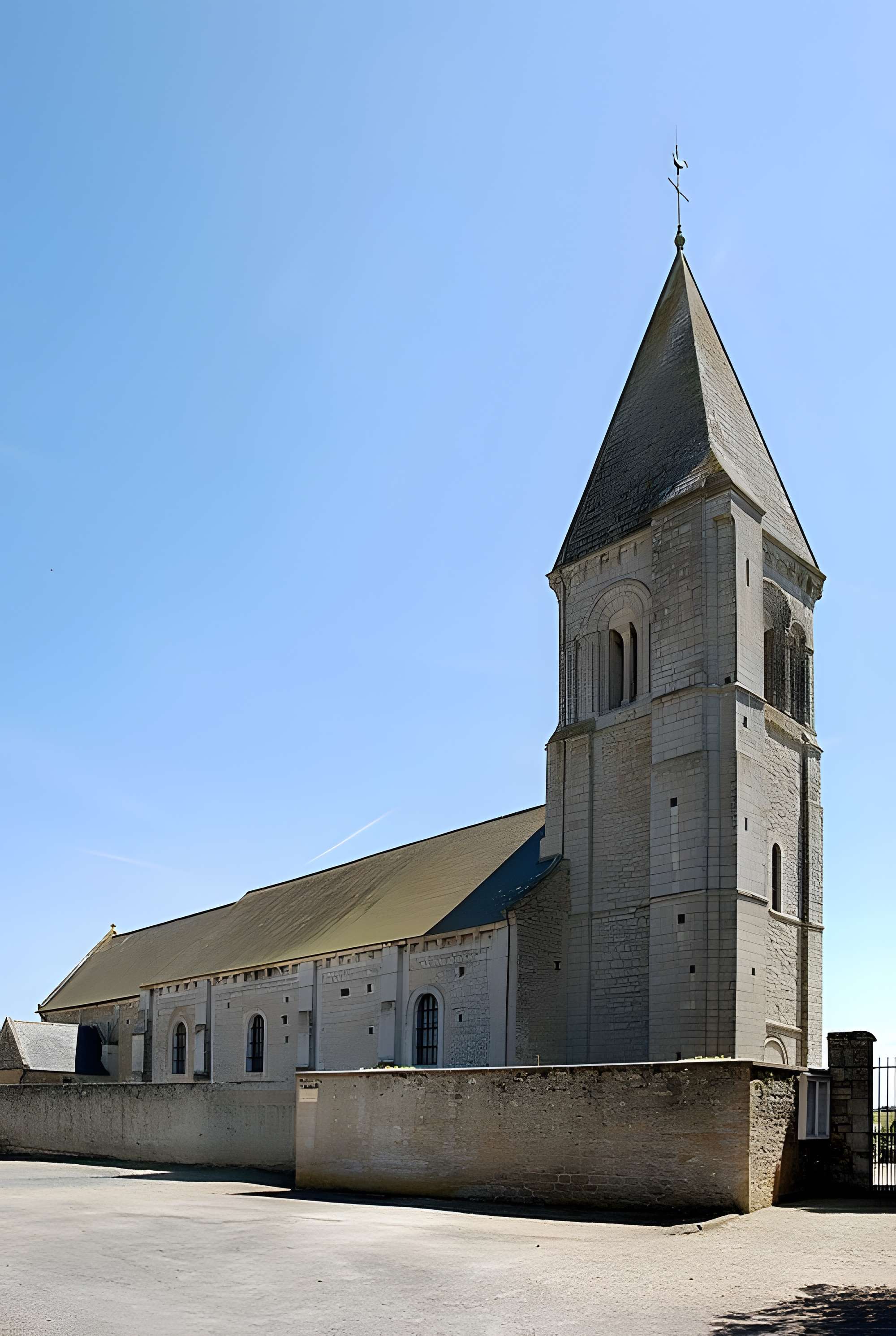 Église Saint-Pierre de Vienne-en-Bessin