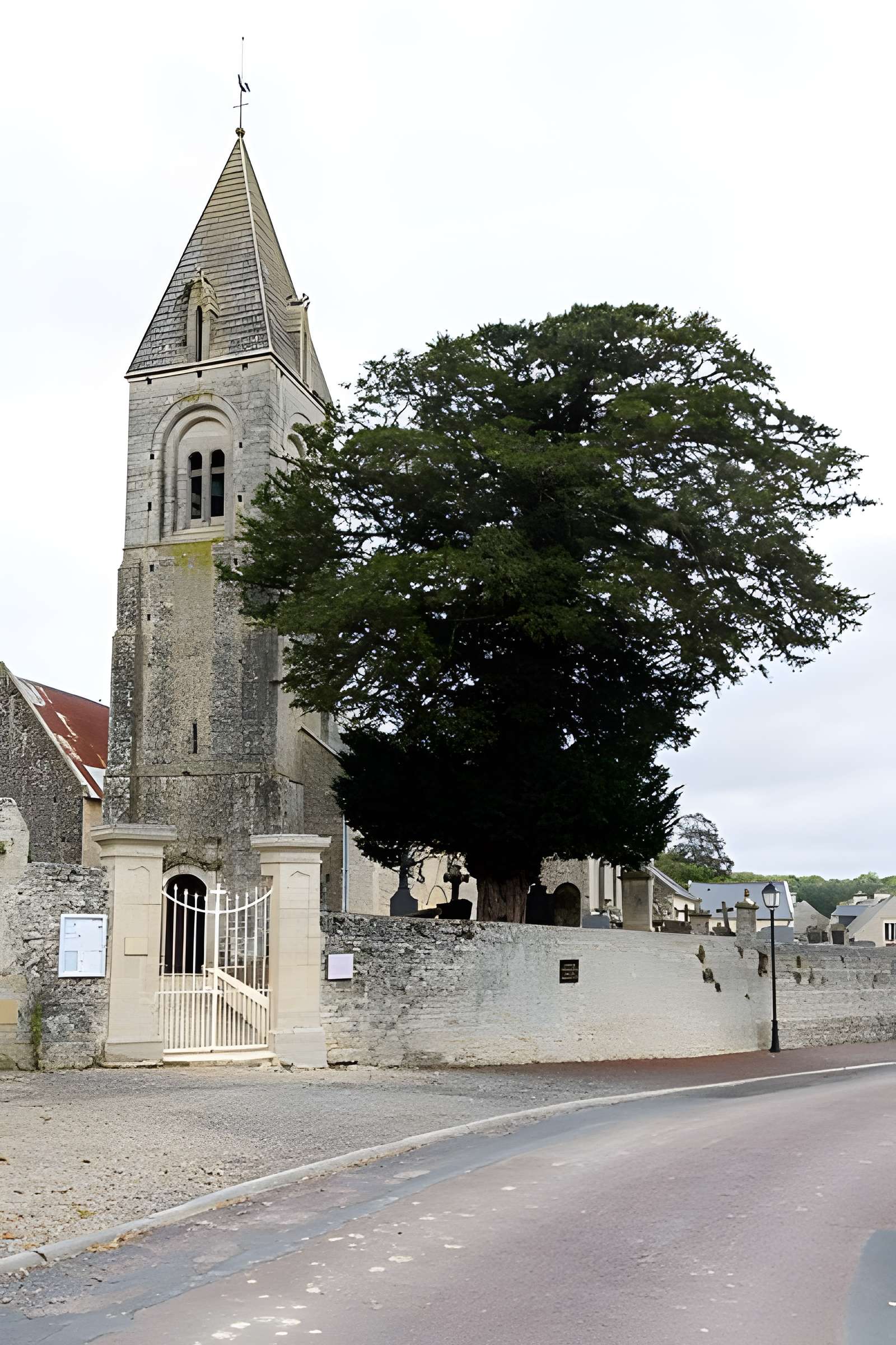 Église Saint-Pierre de Vienne-en-Bessin
