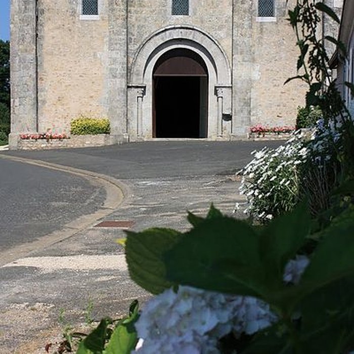 Photo de Église Saint-Pierre de Vievy-le-Rayé