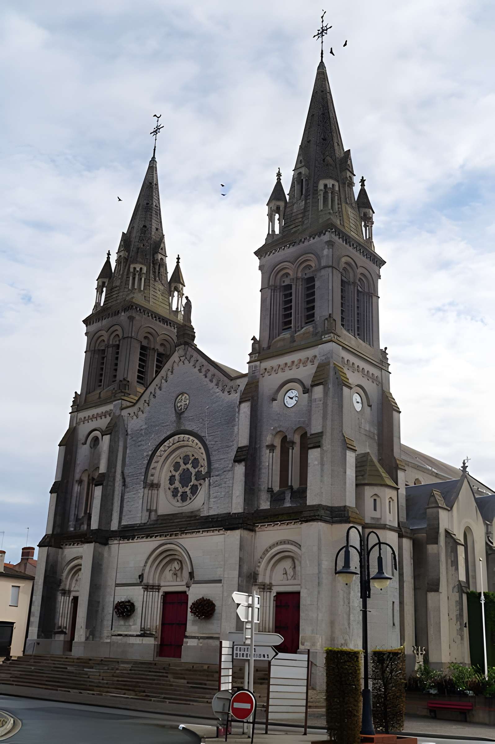 Église Saint-Pierre des Essarts