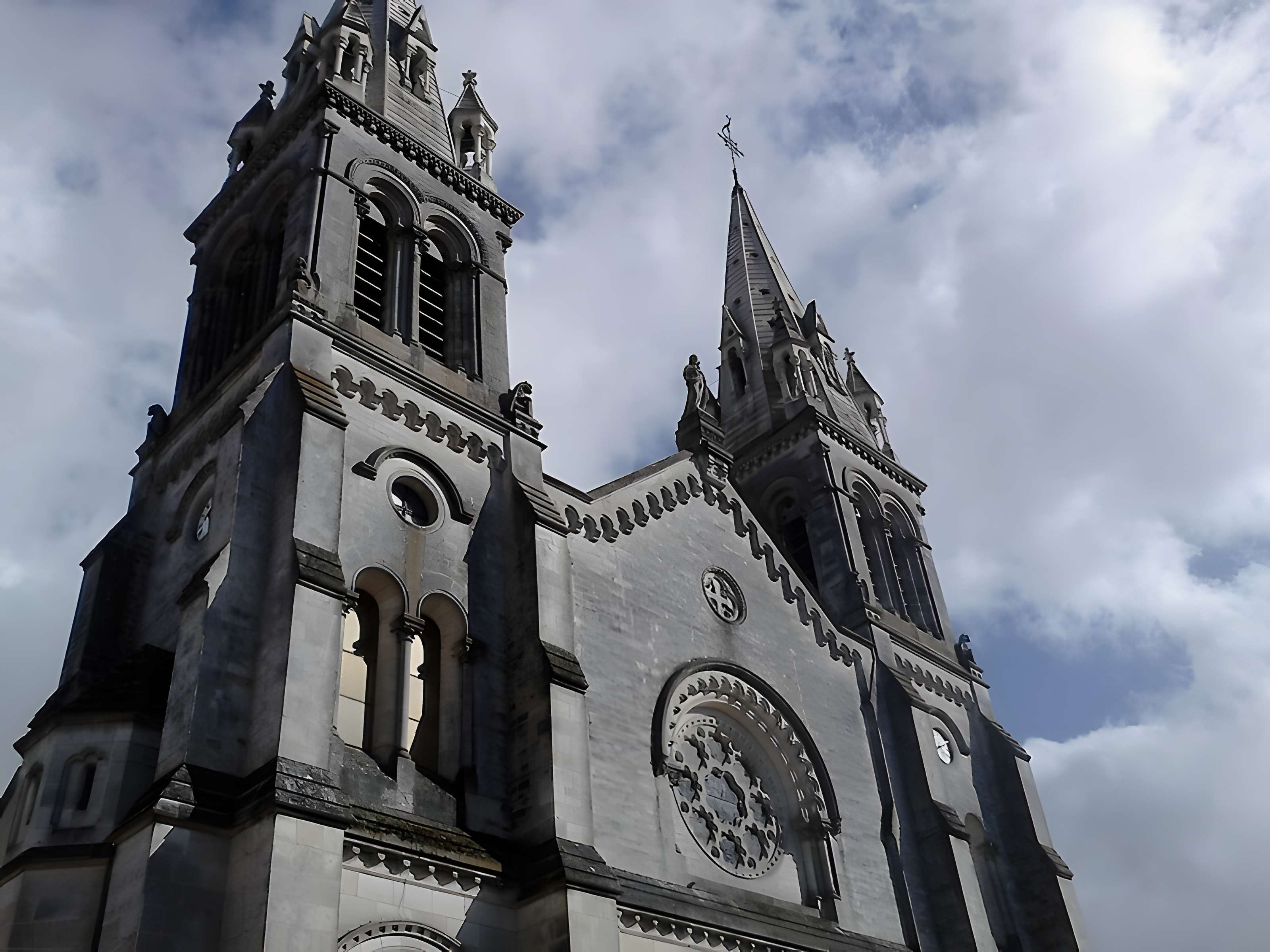 Église Saint-Pierre des Essarts