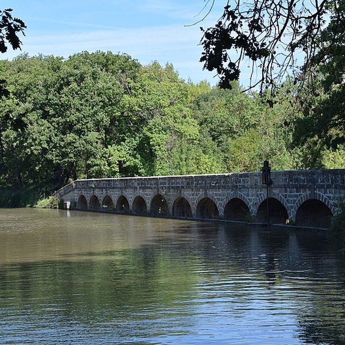 Photo de Canal du Midi : Épanchoir de lArgent-Double