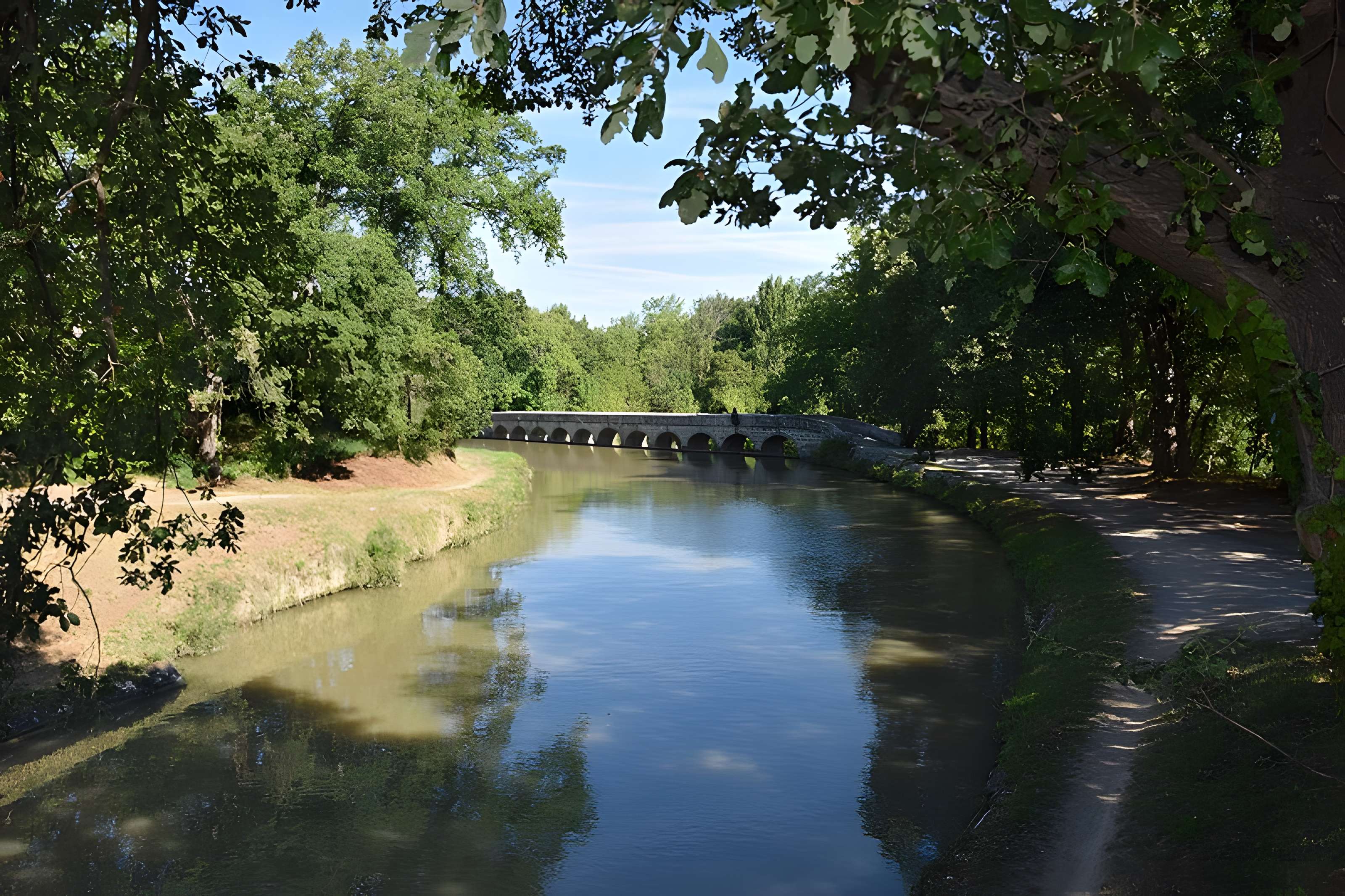 Canal du Midi : Épanchoir de l'Argent-Double