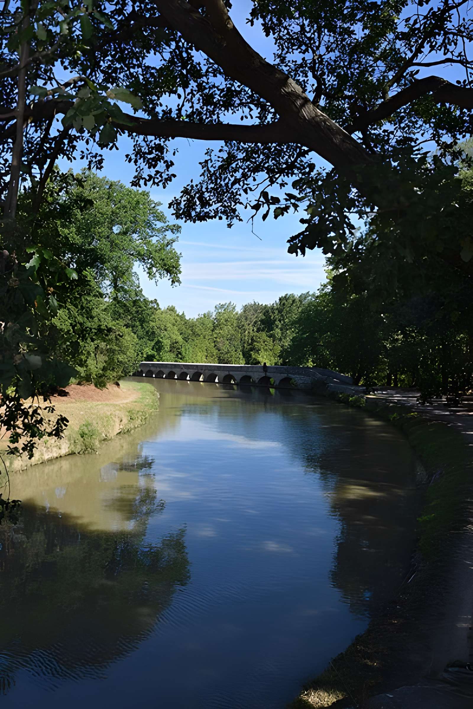 Canal du Midi : Épanchoir de l'Argent-Double