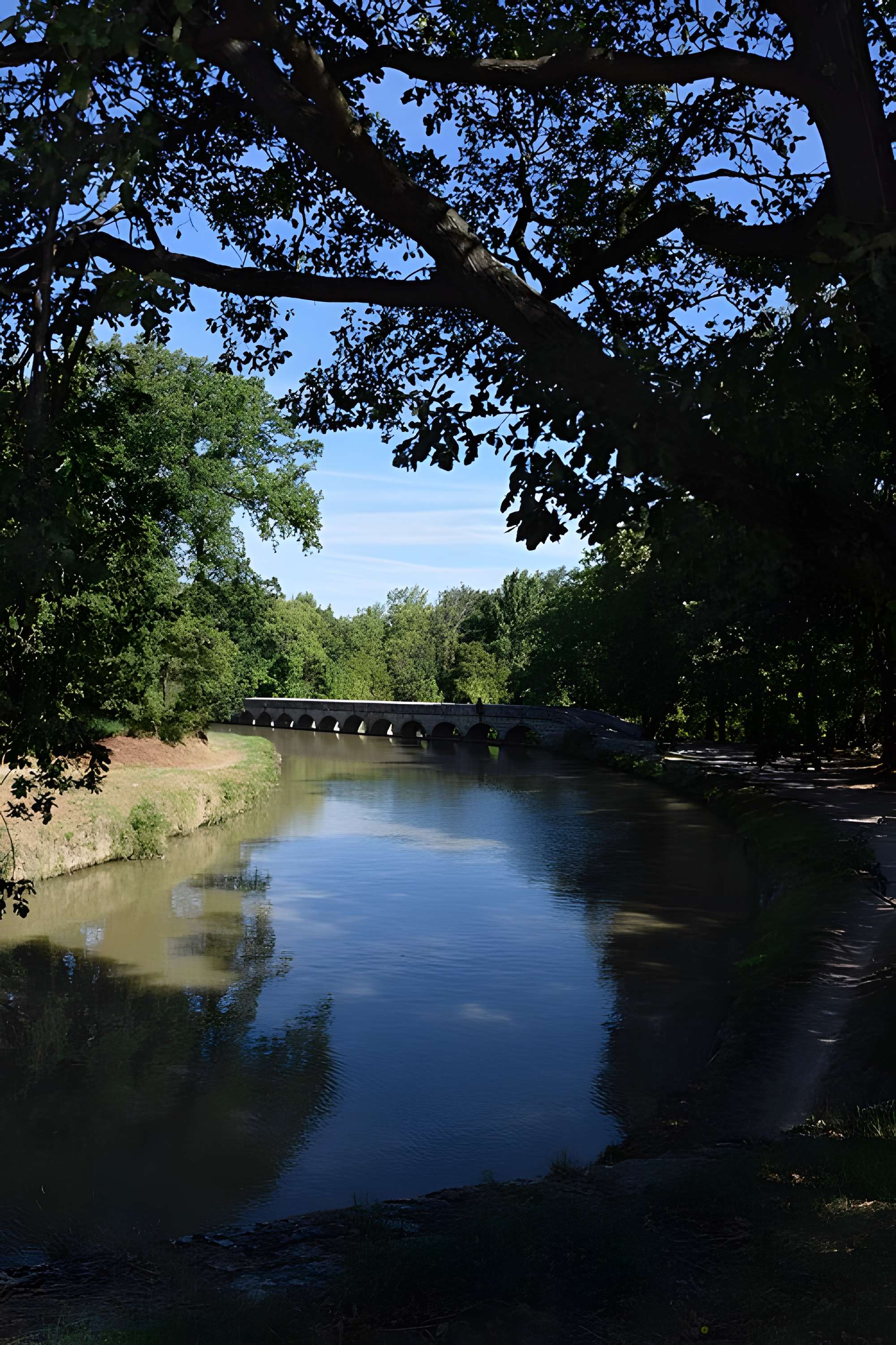 Canal du Midi : Épanchoir de l'Argent-Double