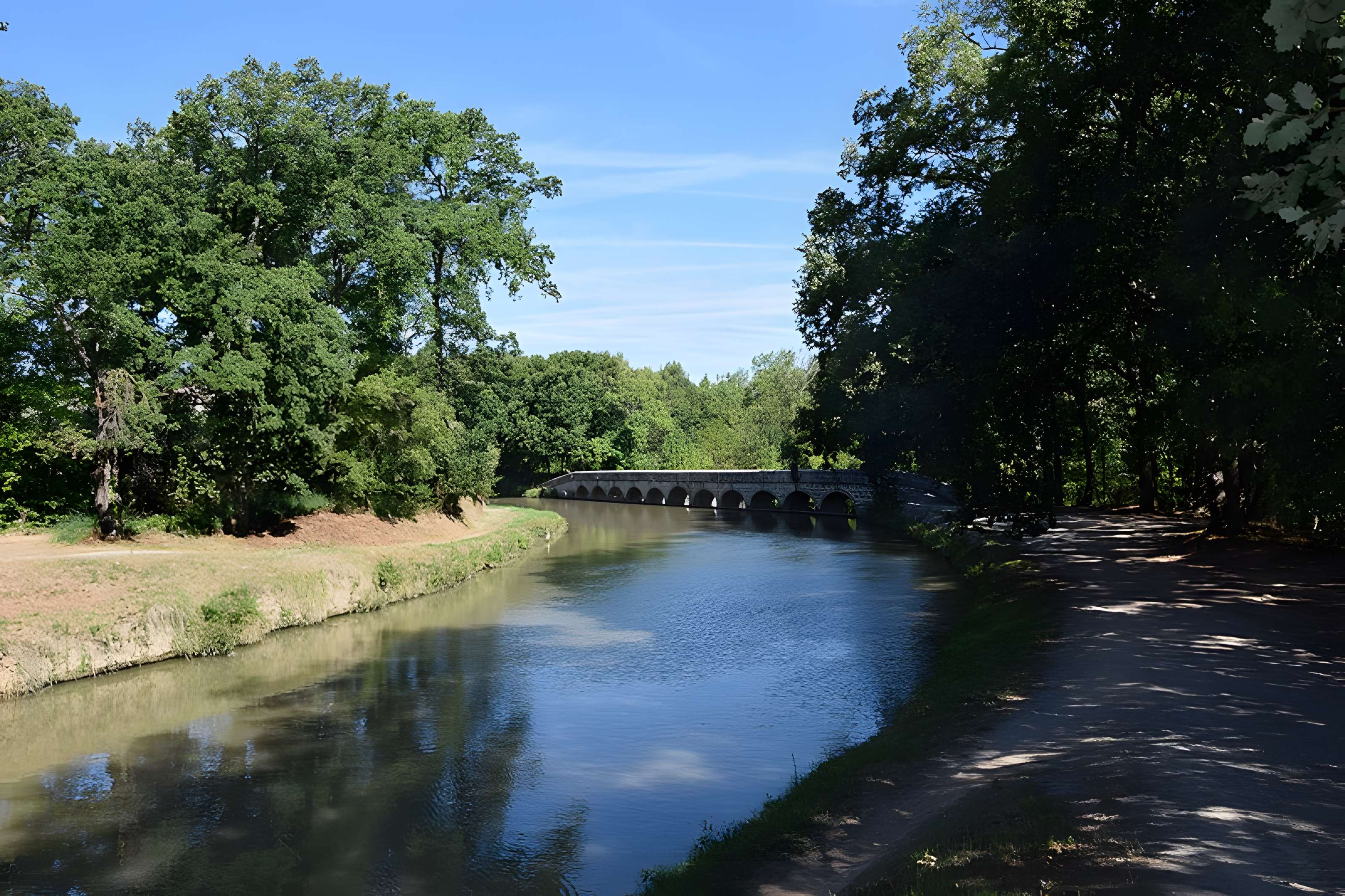 Canal du Midi : Épanchoir de l'Argent-Double