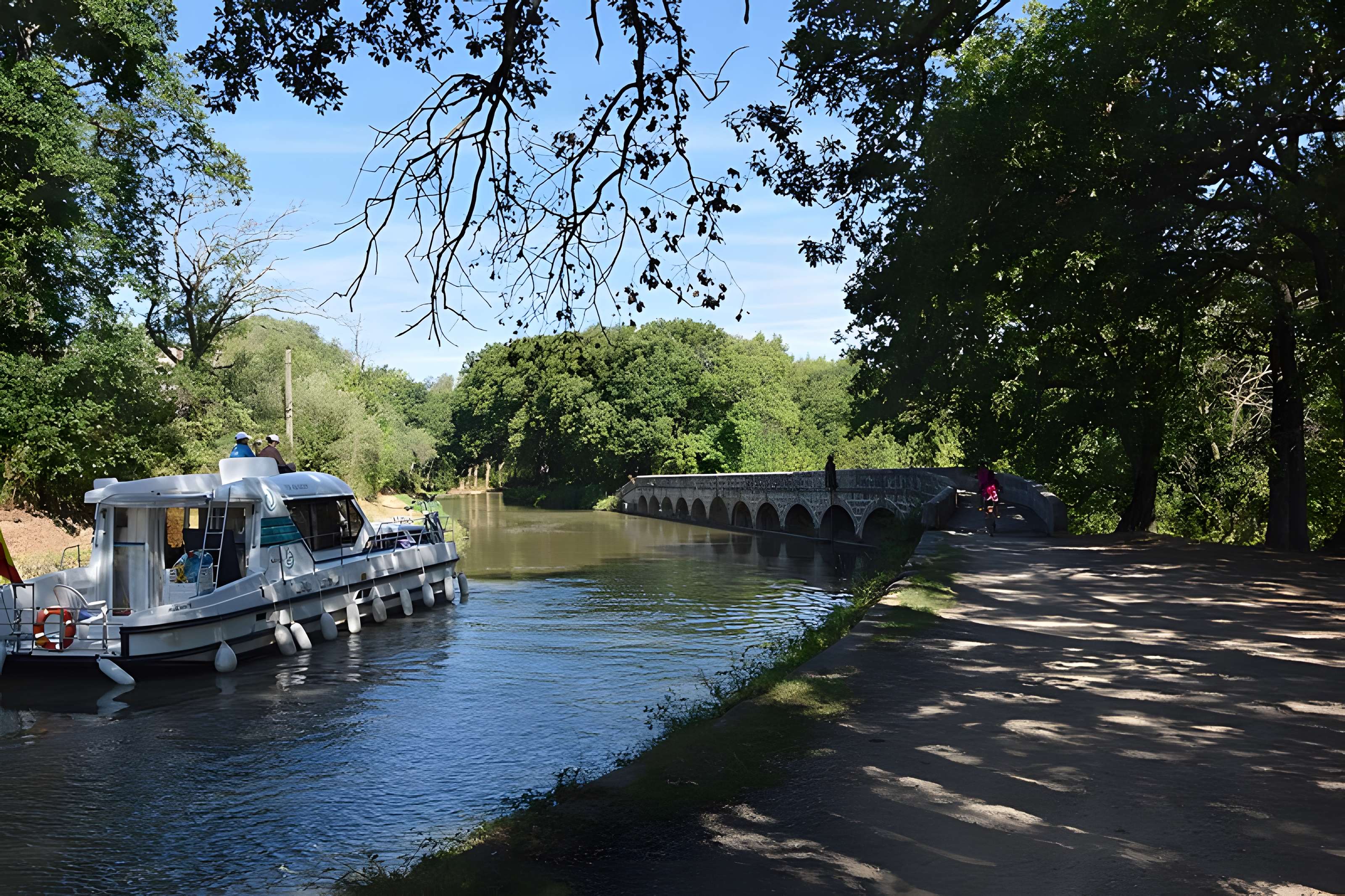 Canal du Midi : Épanchoir de l'Argent-Double