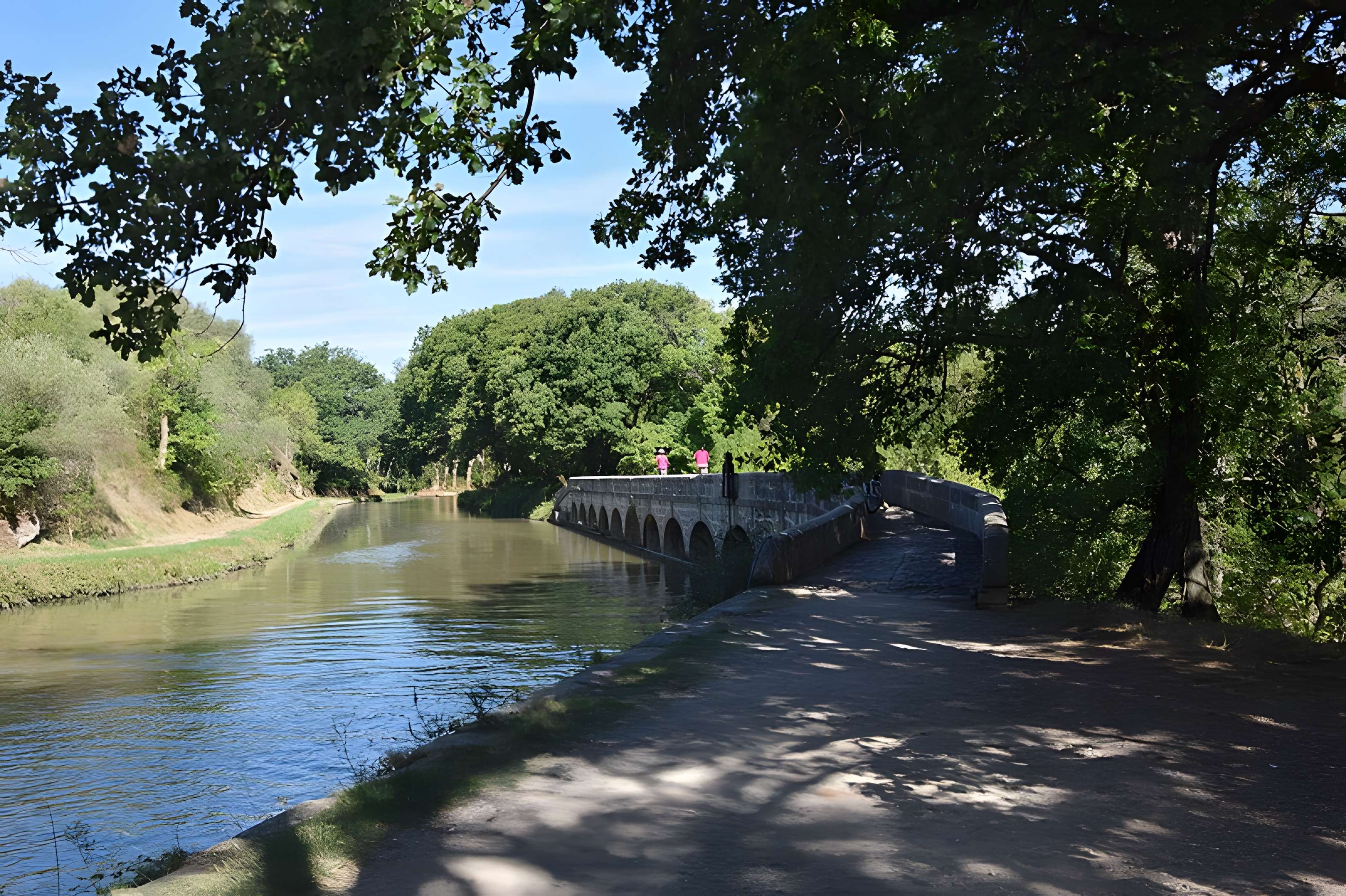 Canal du Midi : Épanchoir de l'Argent-Double