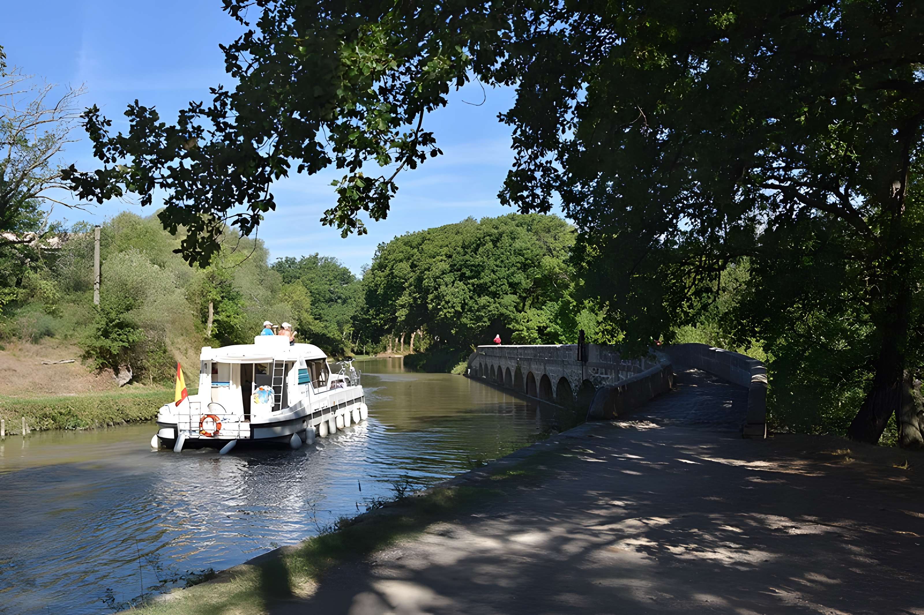 Canal du Midi : Épanchoir de l'Argent-Double