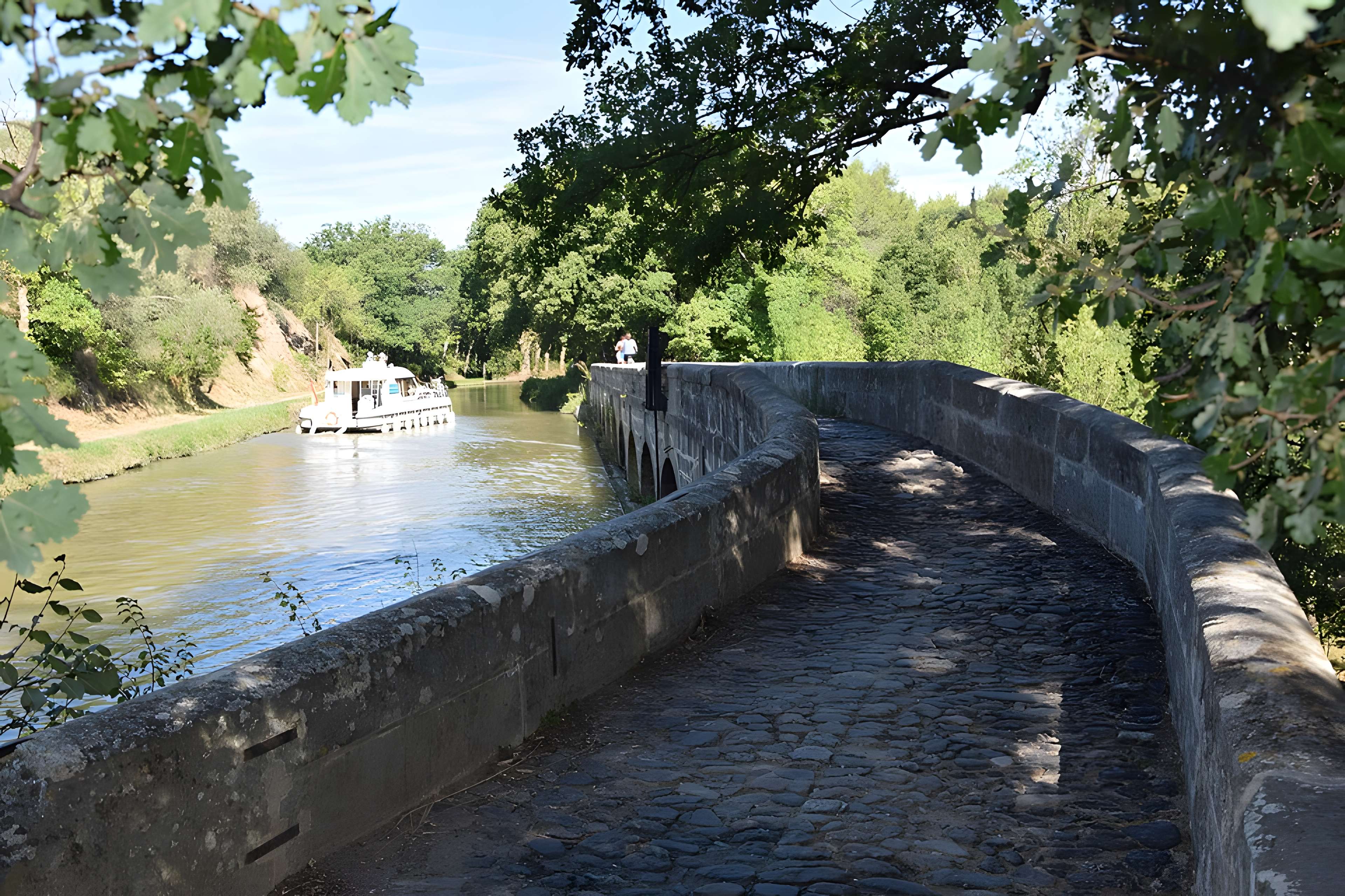 Canal du Midi : Épanchoir de l'Argent-Double