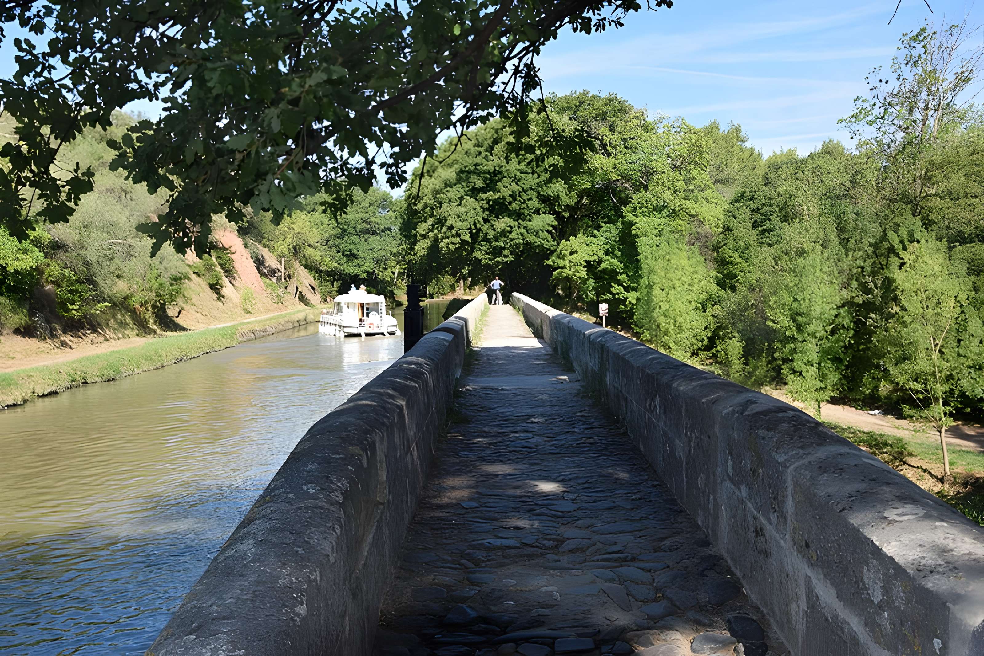 Canal du Midi : Épanchoir de l'Argent-Double