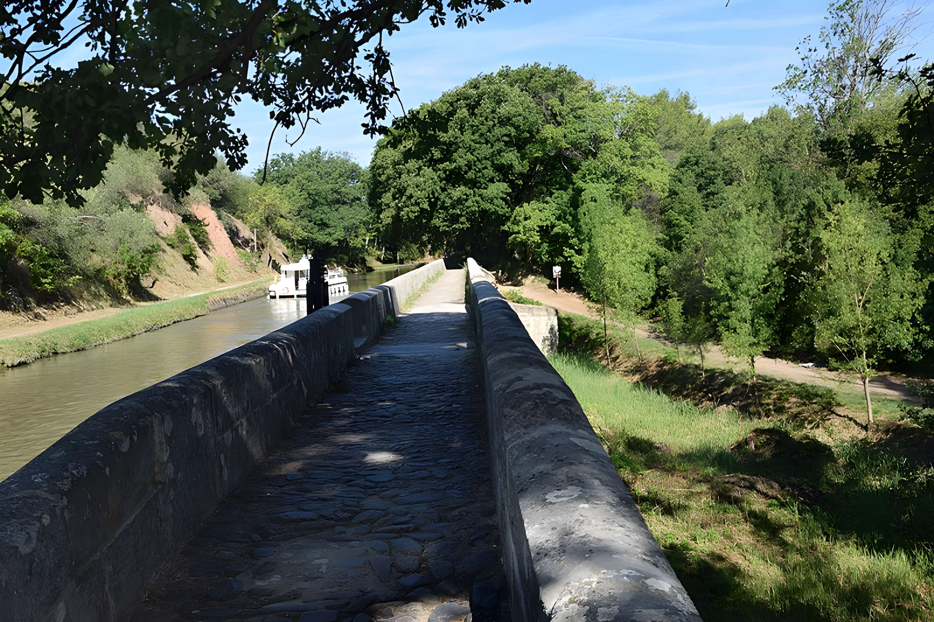 Canal du Midi : Épanchoir de l'Argent-Double