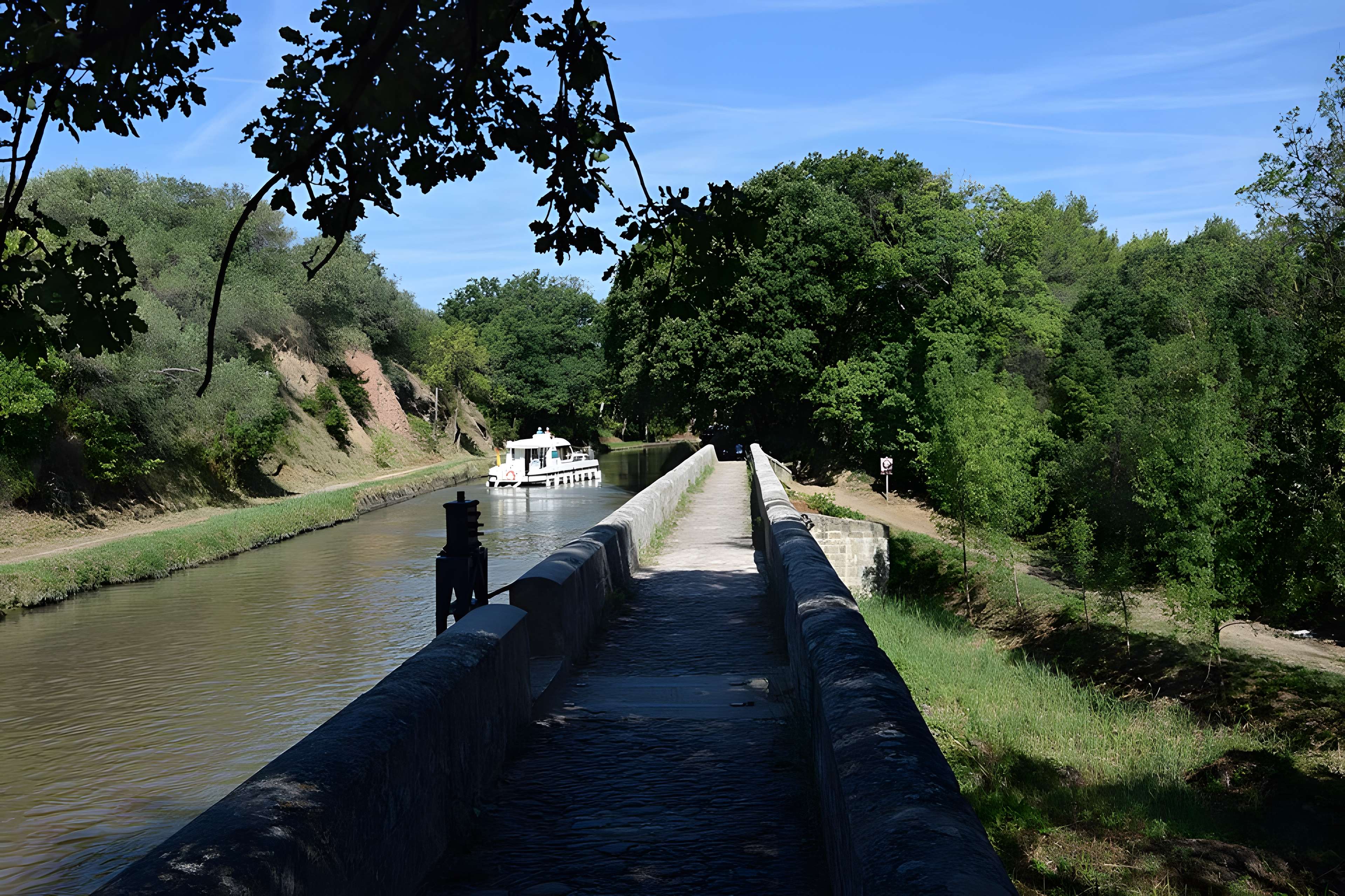 Canal du Midi : Épanchoir de l'Argent-Double