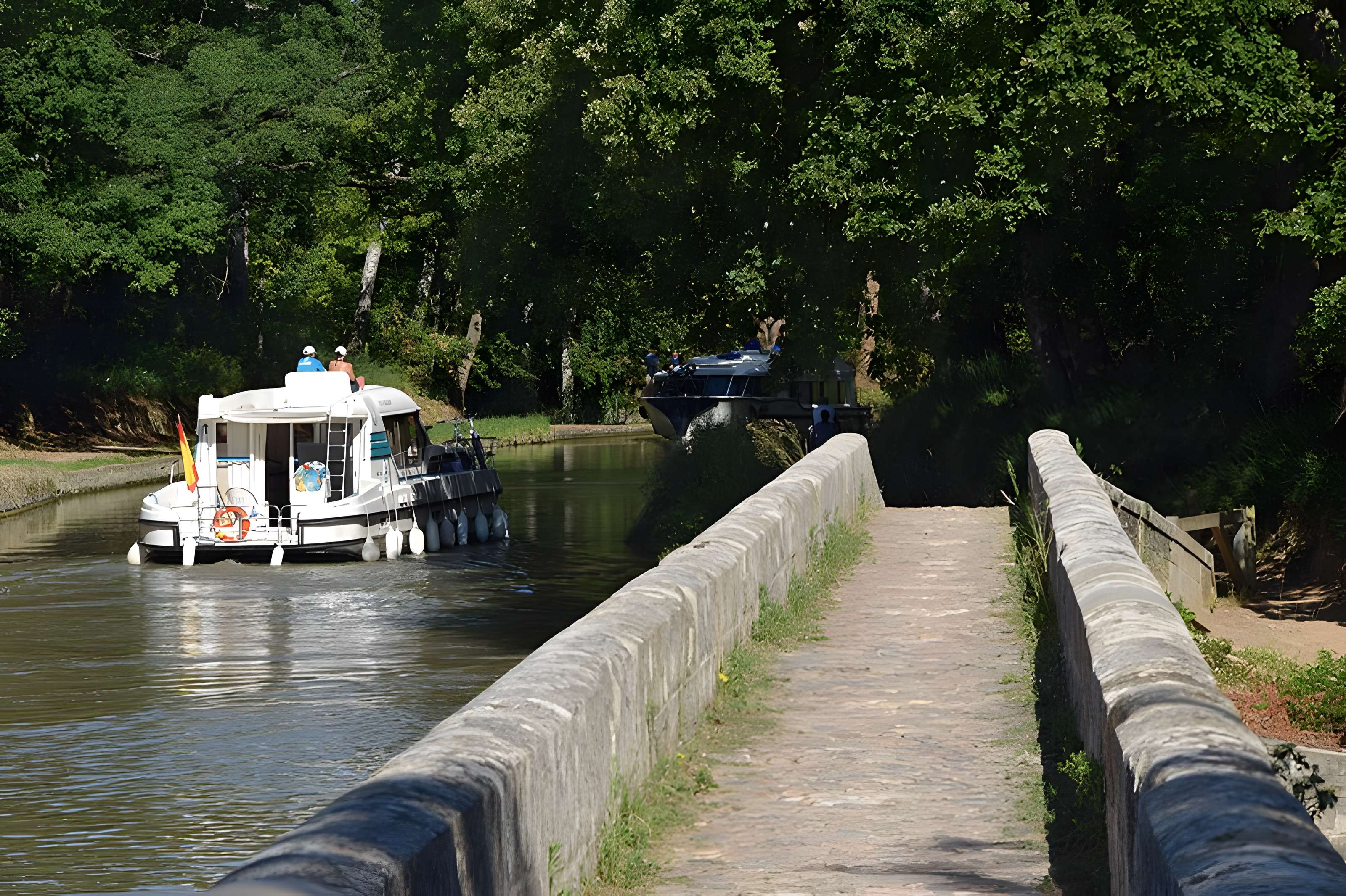 Canal du Midi : Épanchoir de l'Argent-Double