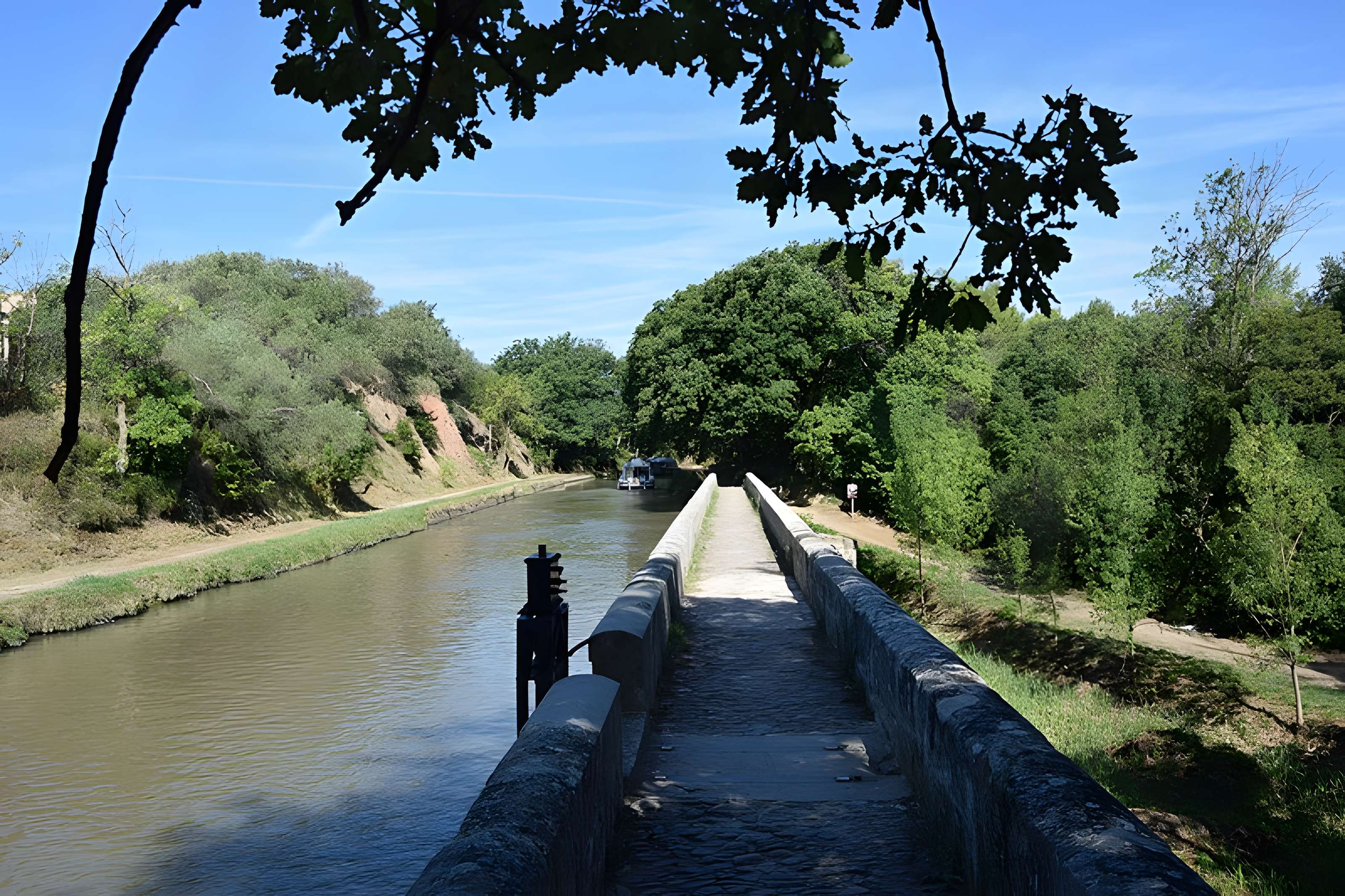Canal du Midi : Épanchoir de l'Argent-Double