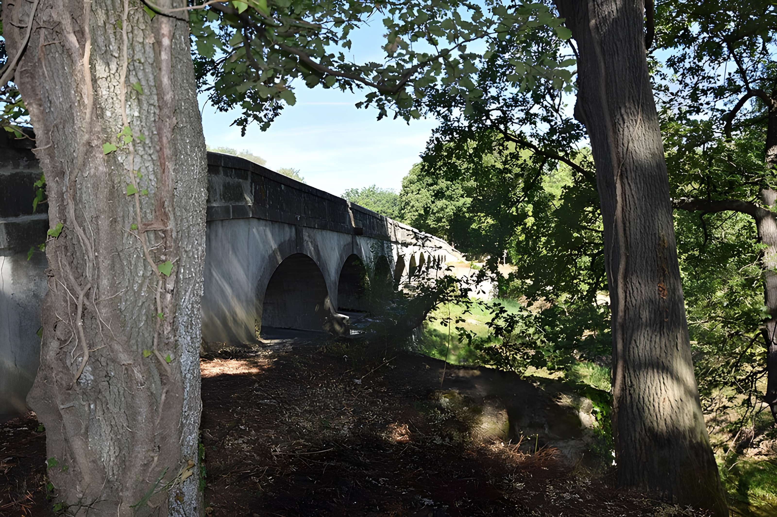 Canal du Midi : Épanchoir de l'Argent-Double