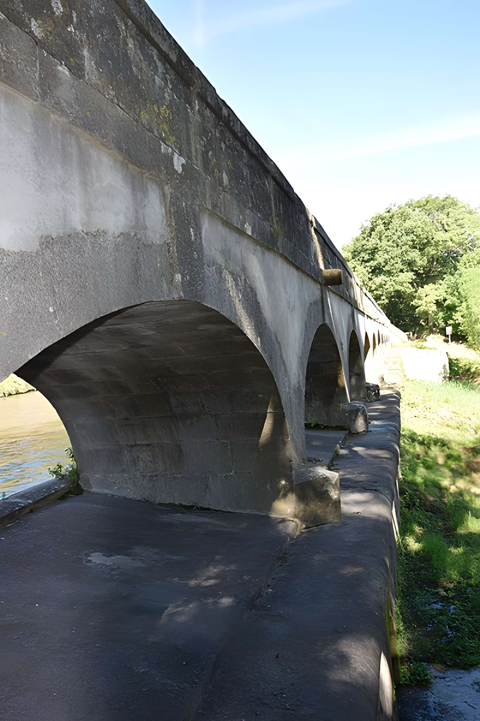 Canal du Midi : Épanchoir de l'Argent-Double