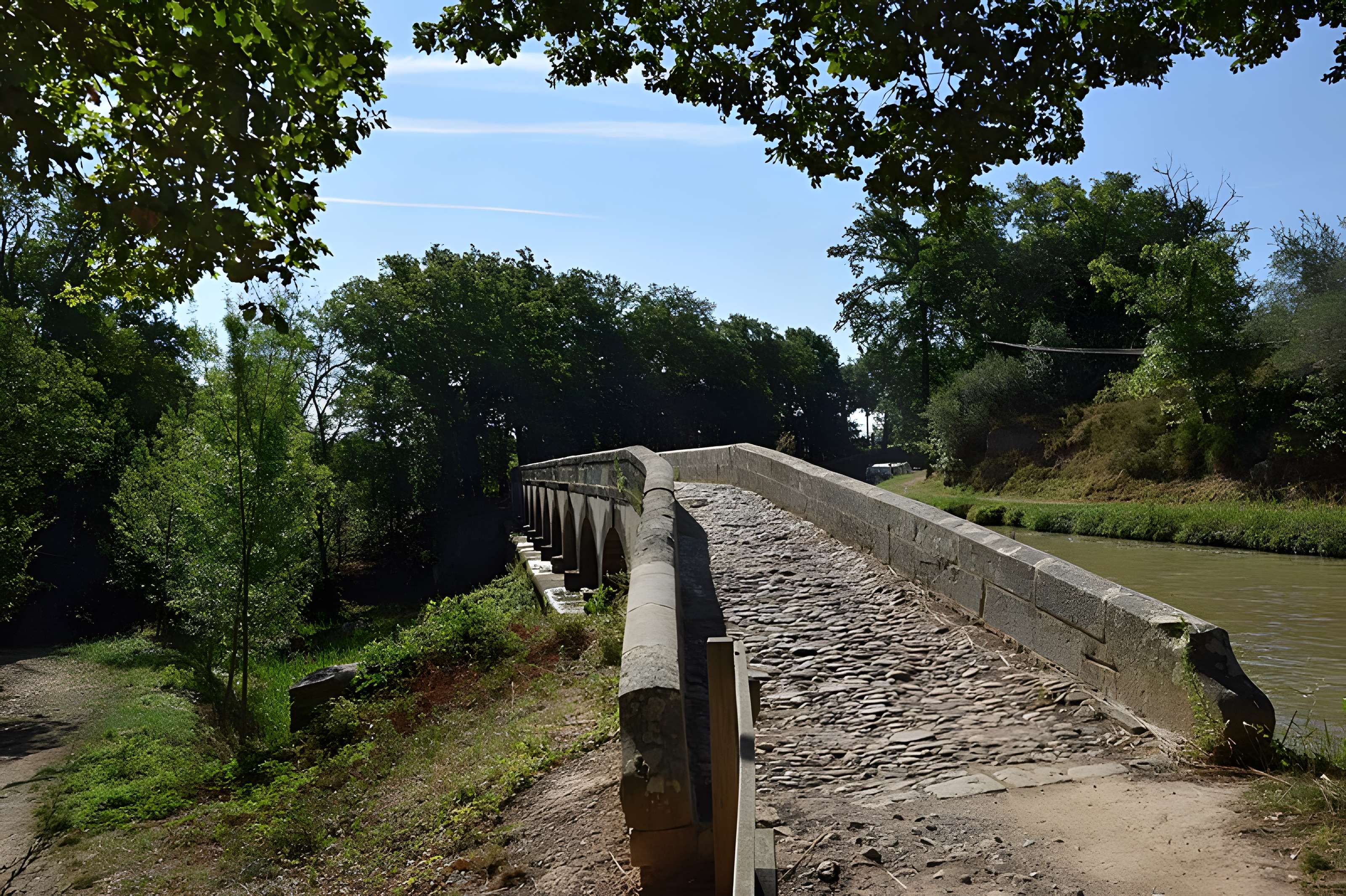 Canal du Midi : Épanchoir de l'Argent-Double