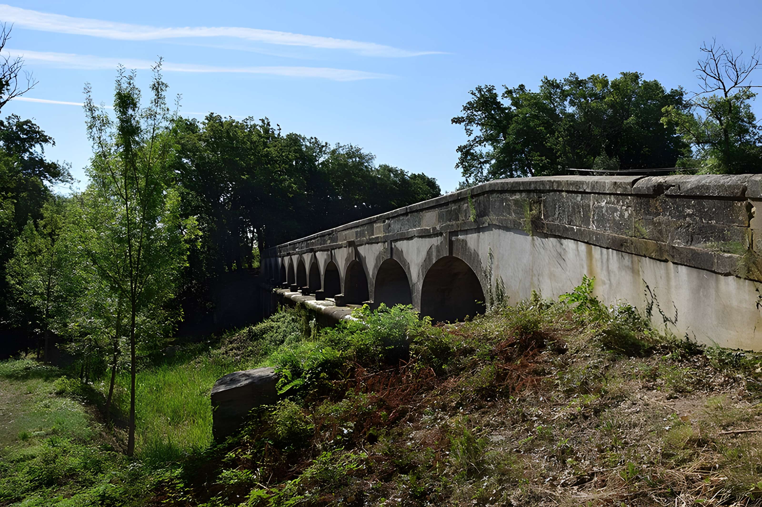 Canal du Midi : Épanchoir de l'Argent-Double
