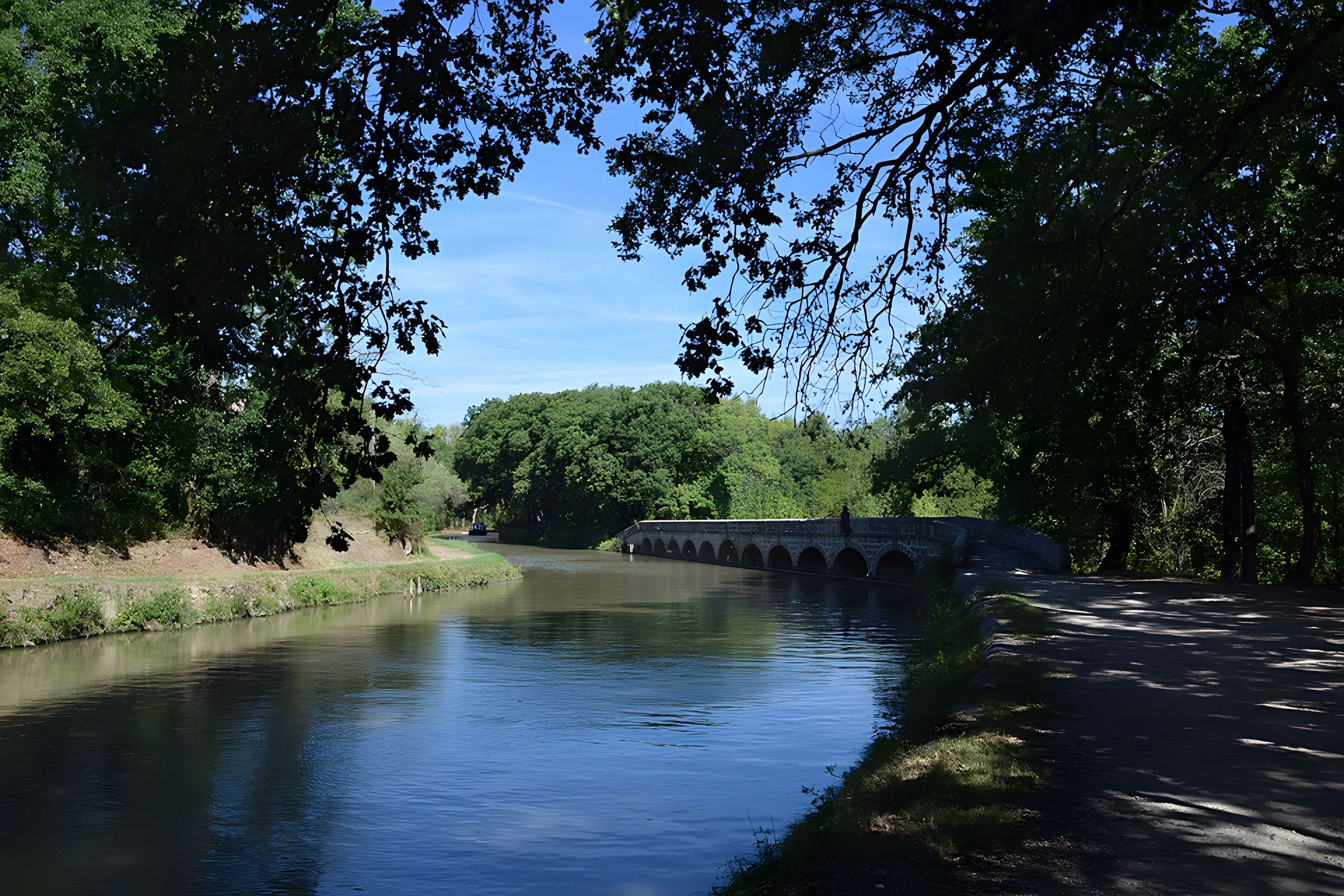 Canal du Midi : Épanchoir de l'Argent-Double