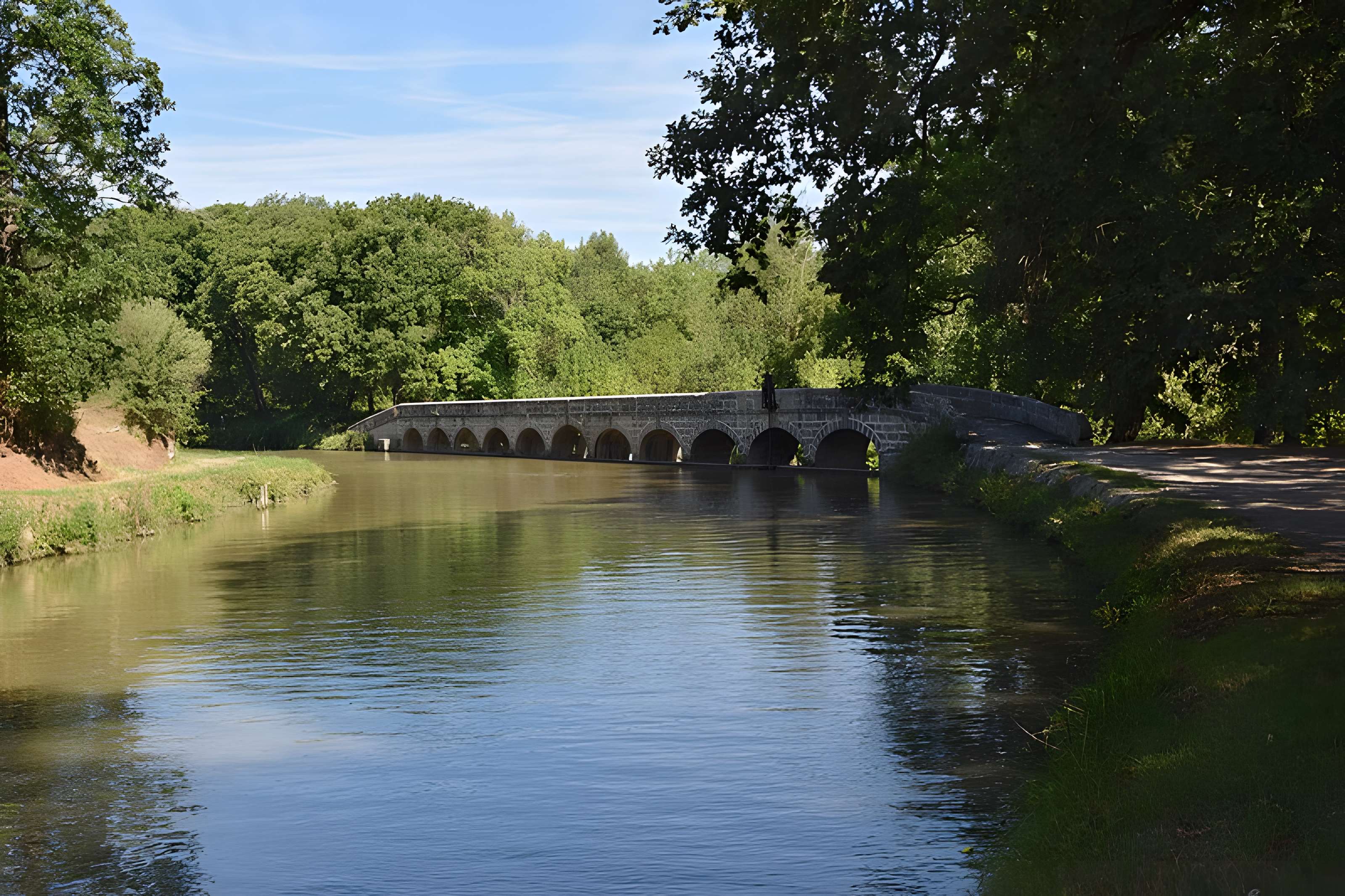 Canal du Midi : Épanchoir de l'Argent-Double