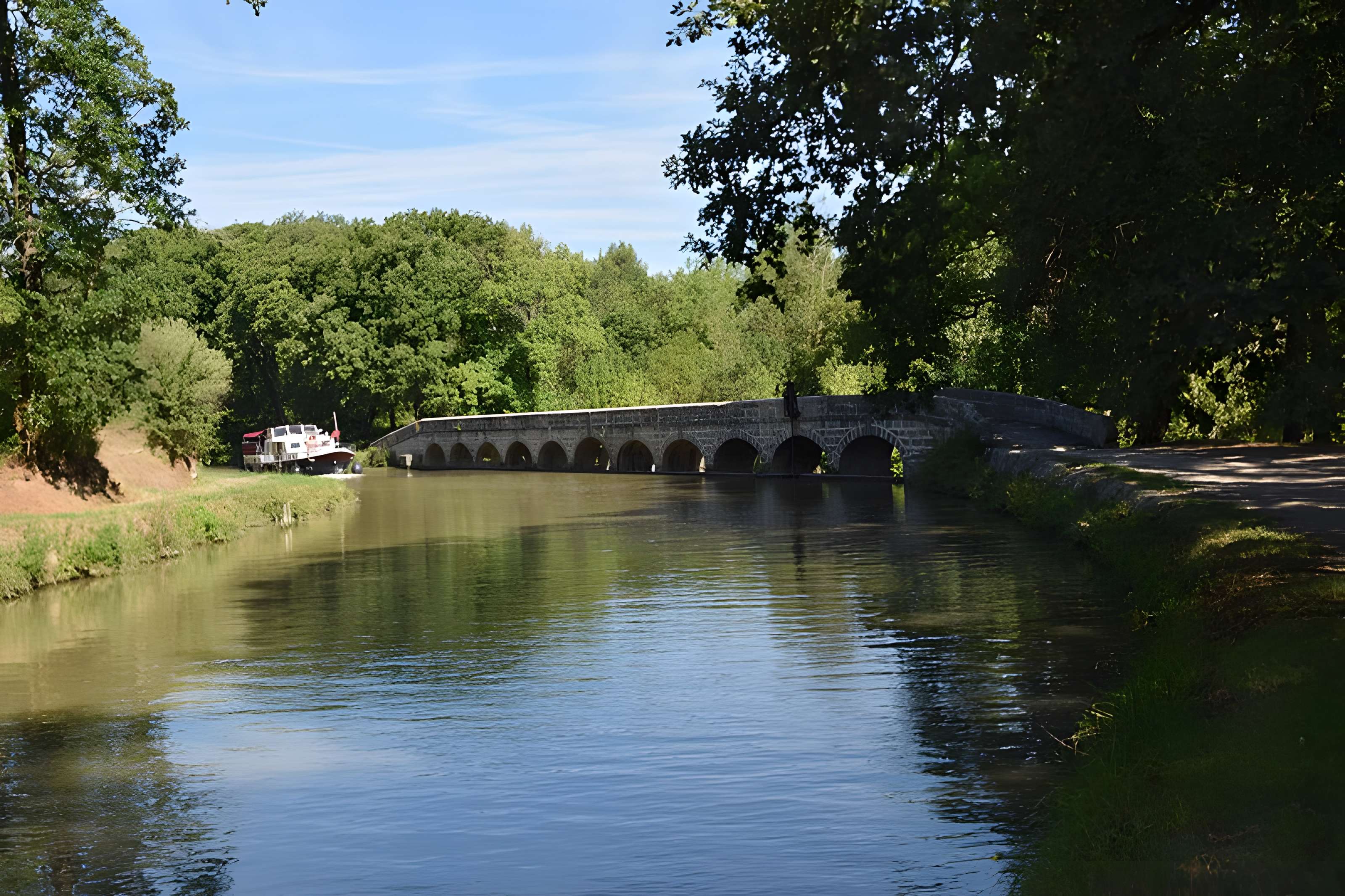 Canal du Midi : Épanchoir de l'Argent-Double