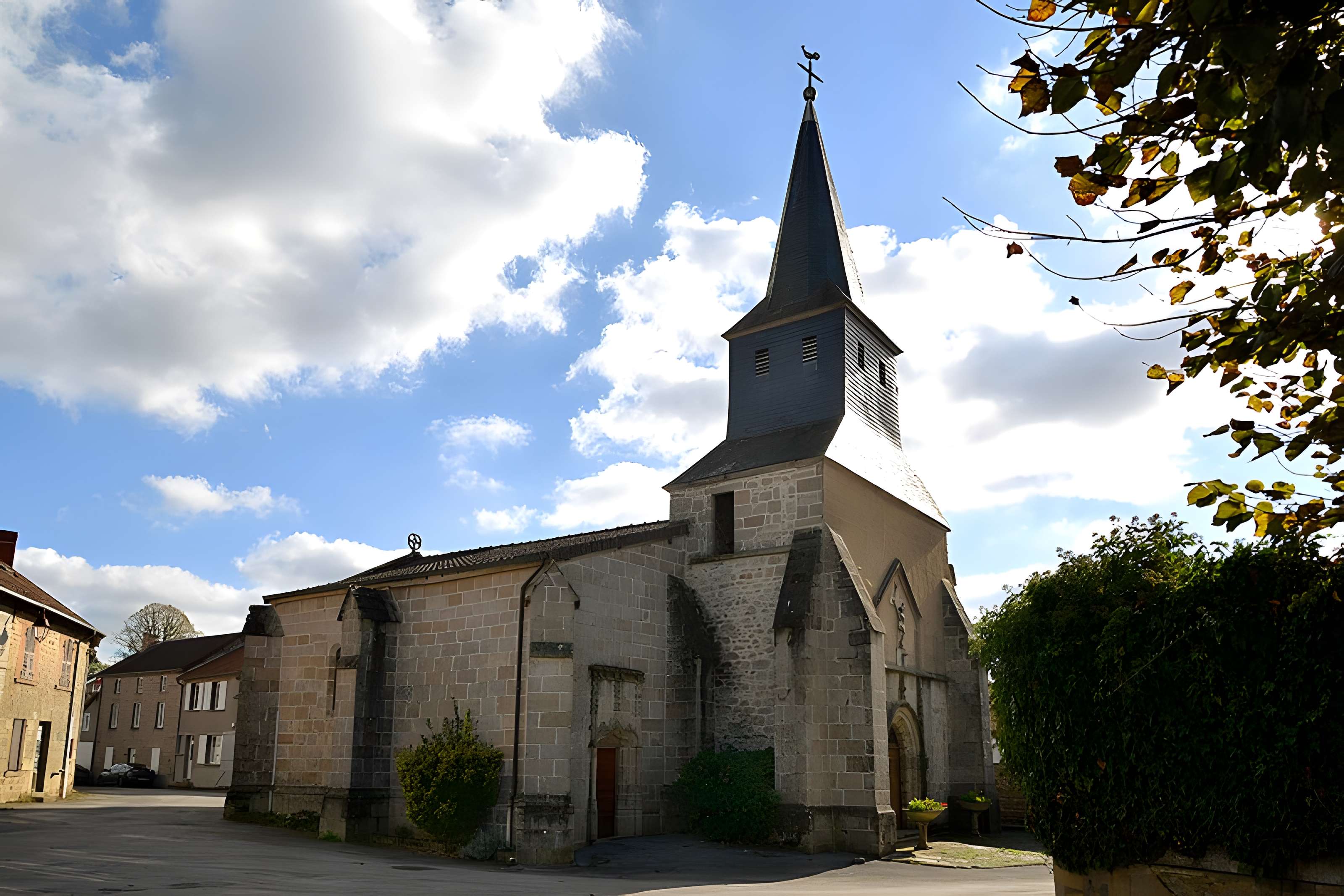 Église Saint-Pierre du Monteil-au-Vicomte