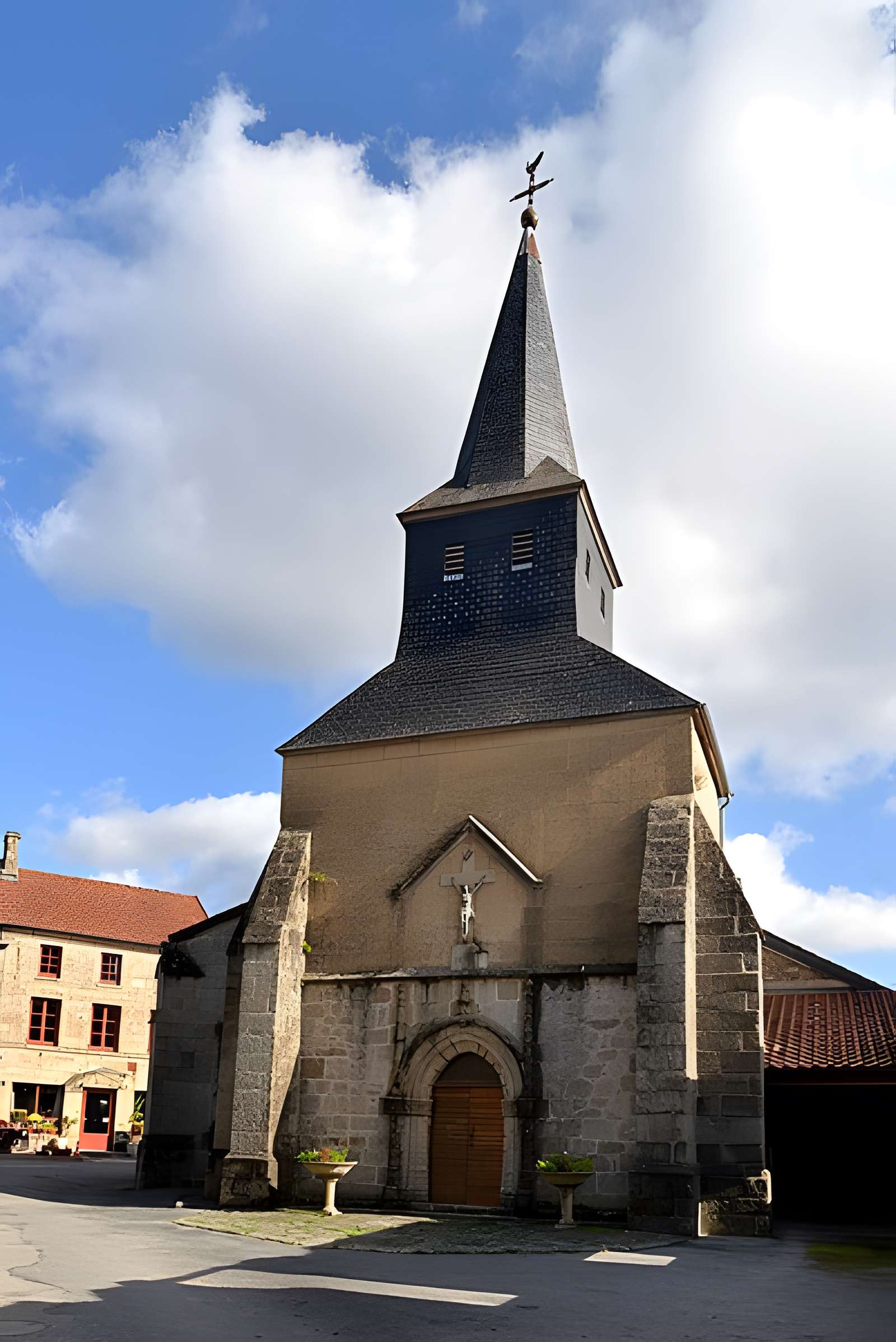 Église Saint-Pierre du Monteil-au-Vicomte