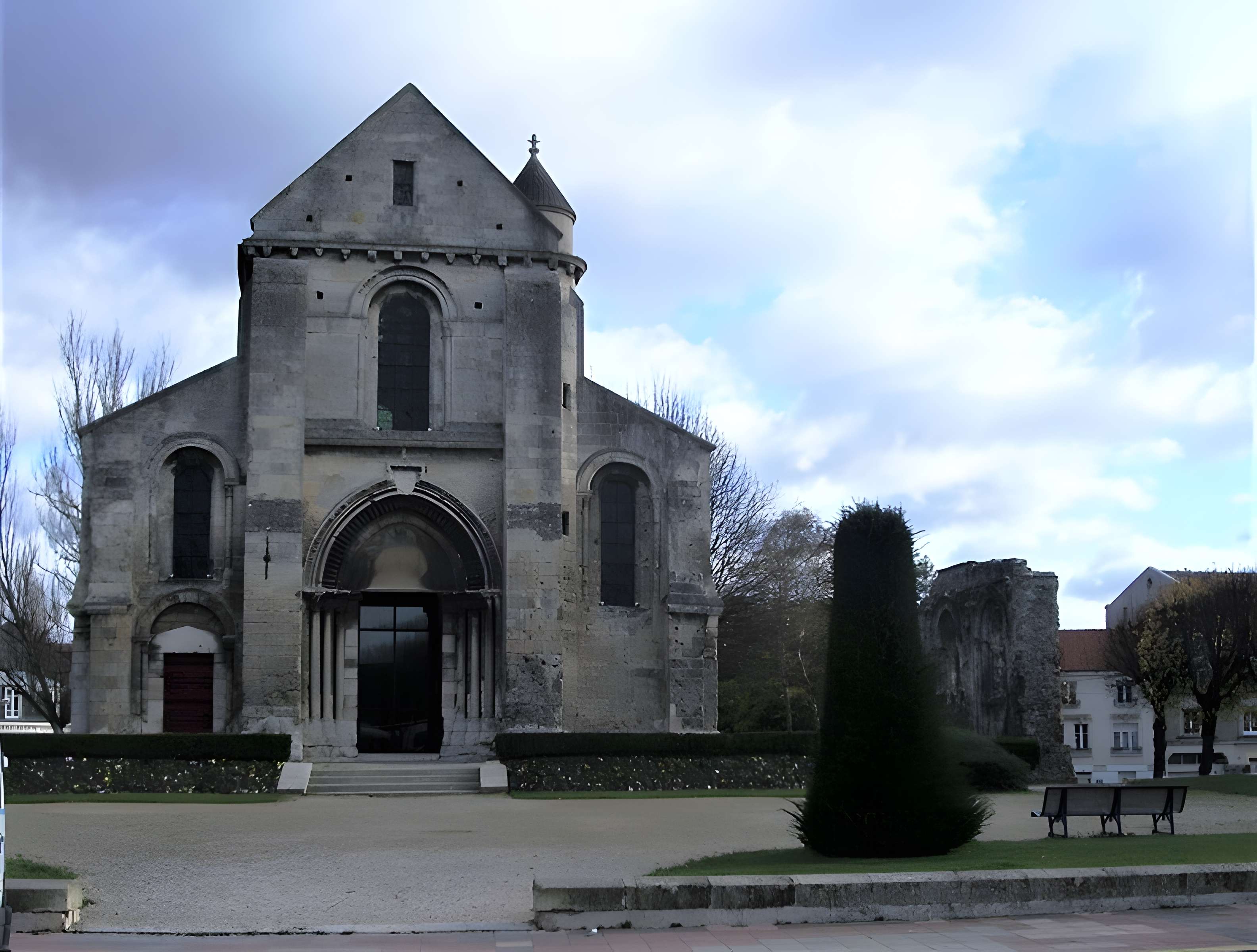 Église Saint-Pierre-au-Parvis de Soissons