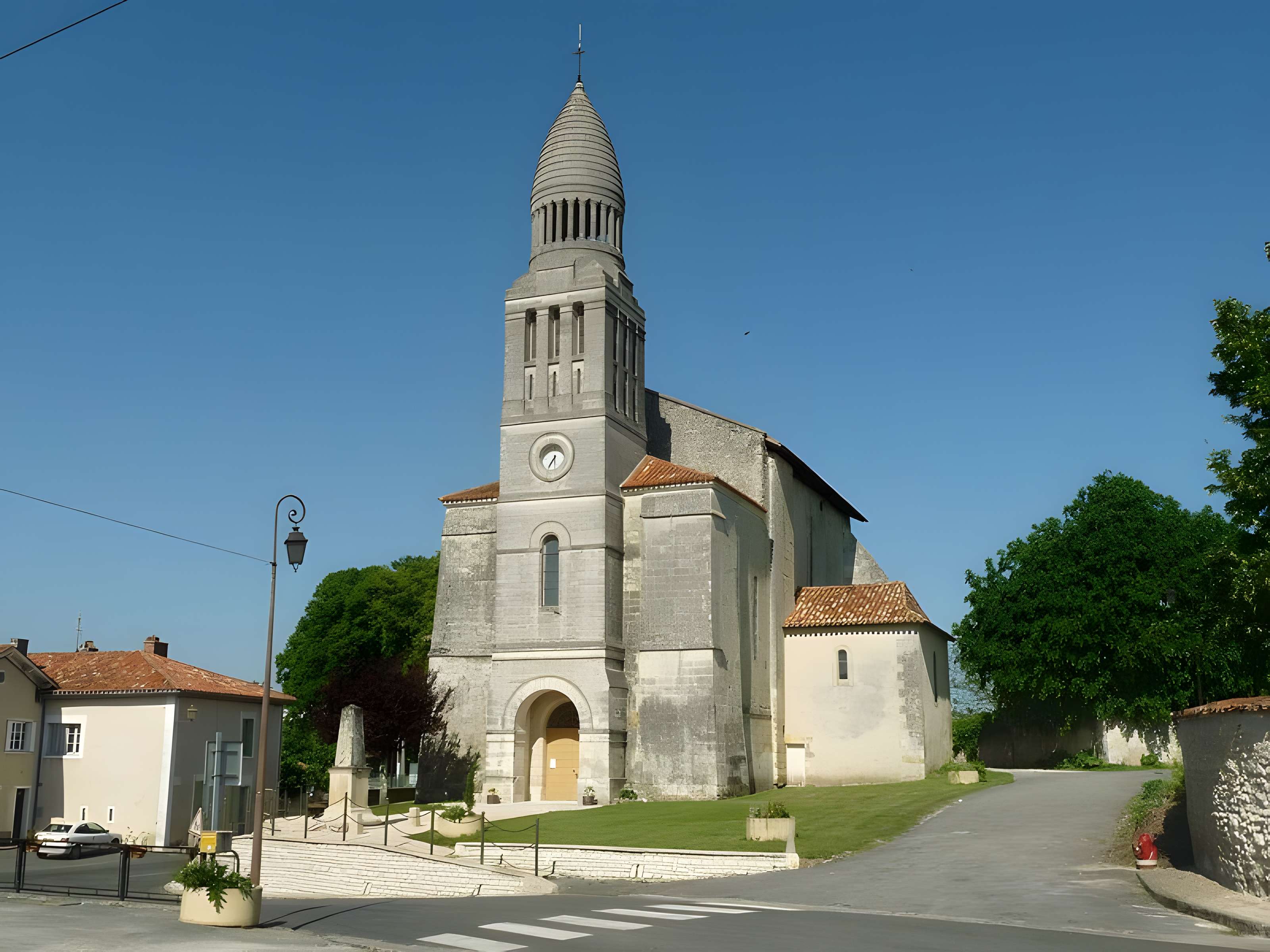 Église Saint-Pierre-aux-Liens d'Allemans 