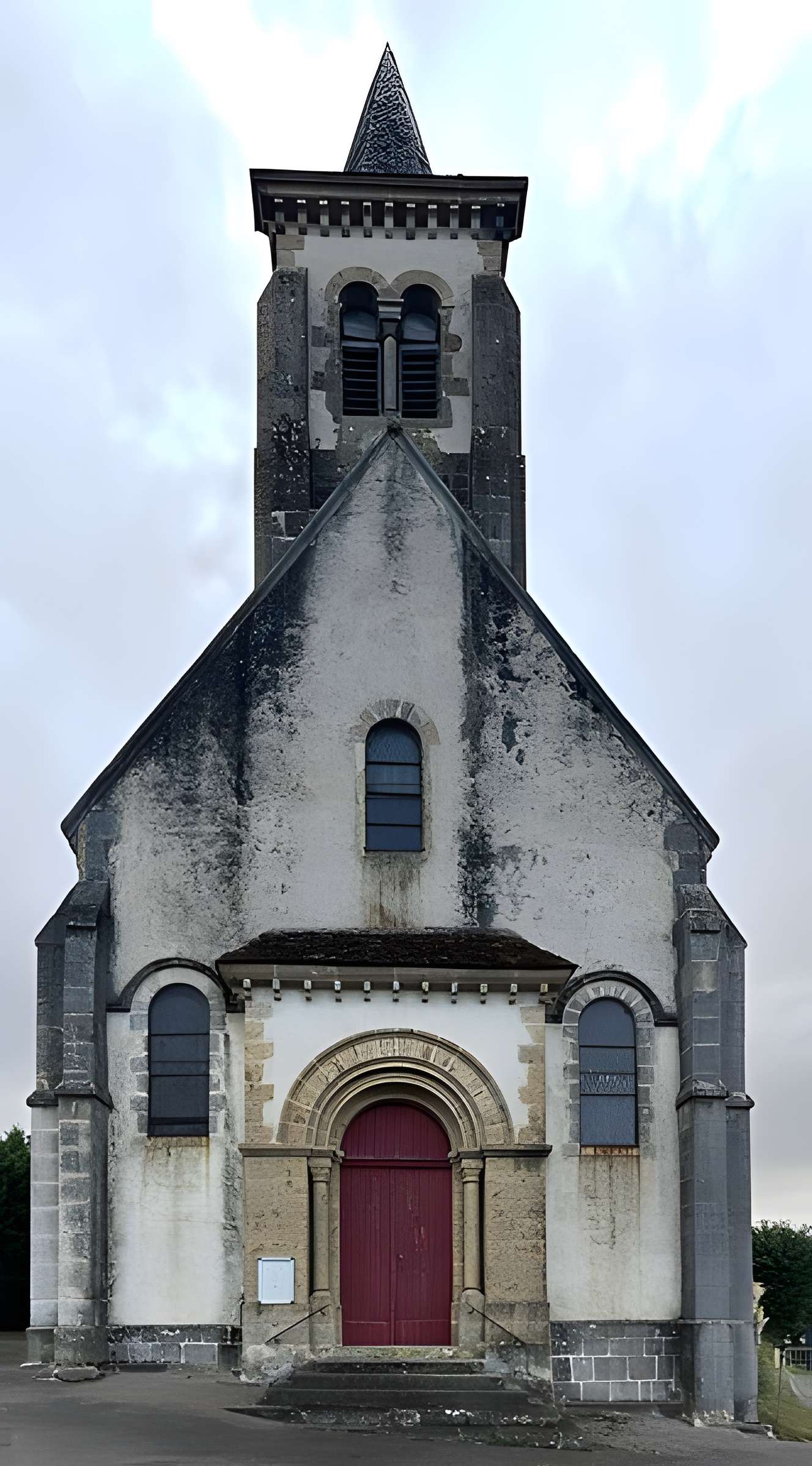 Église Saint-Pierre-aux-Liens de Neuville-lès-Decize
