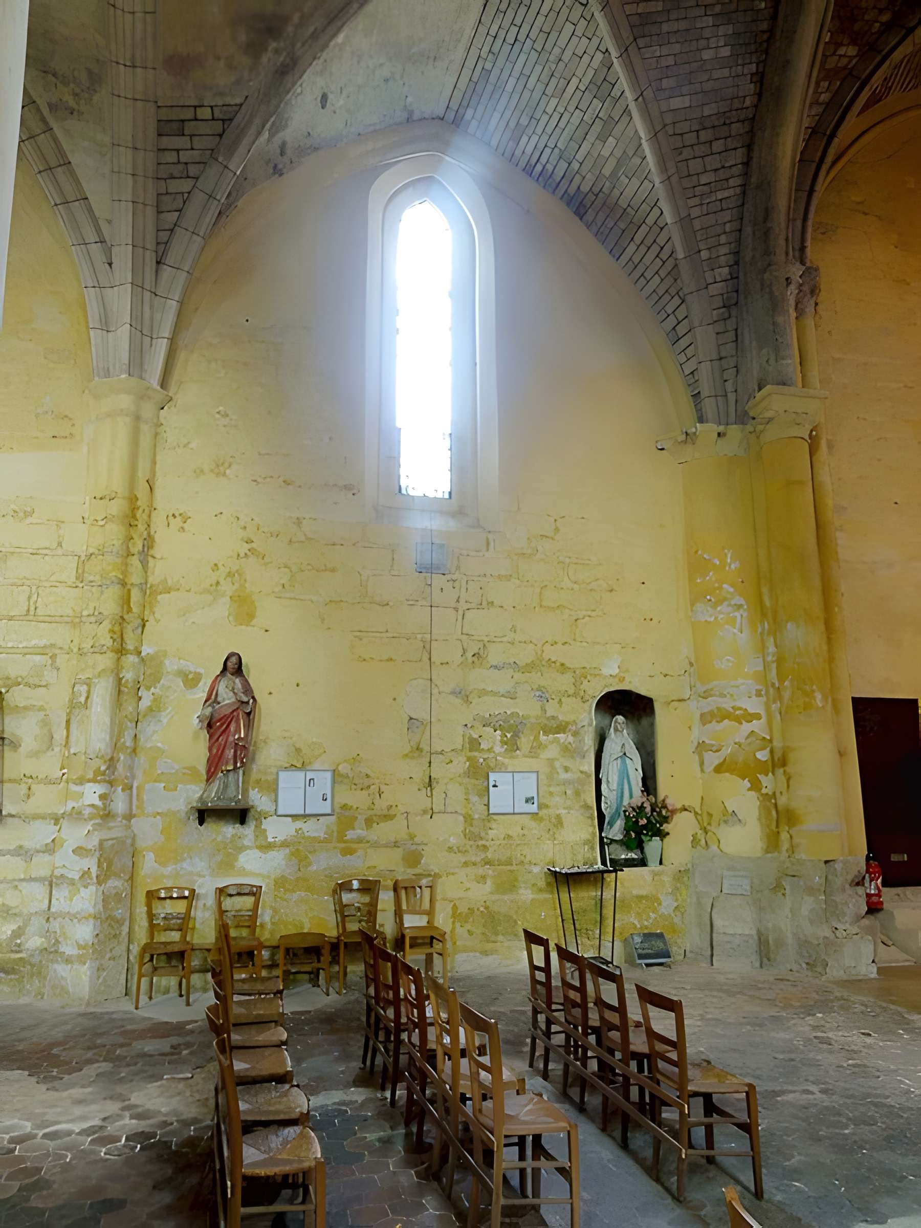 Église Saint-Pierre-aux-Liens de Vaux-sur-Seine