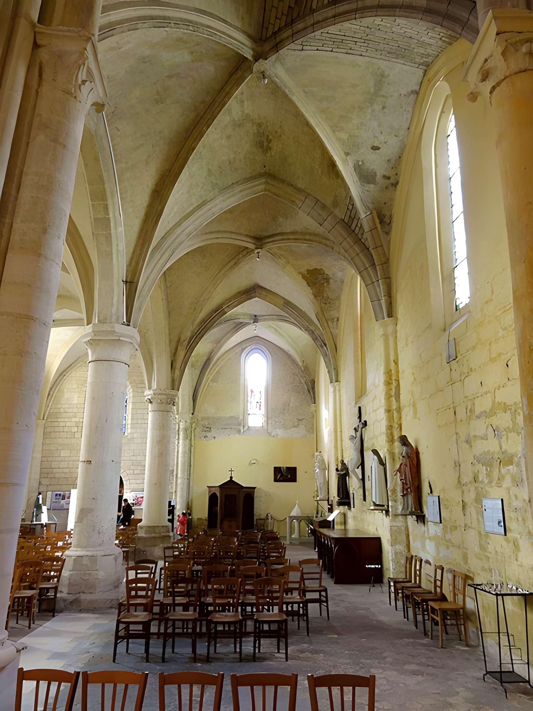 Église Saint-Pierre-aux-Liens de Vaux-sur-Seine