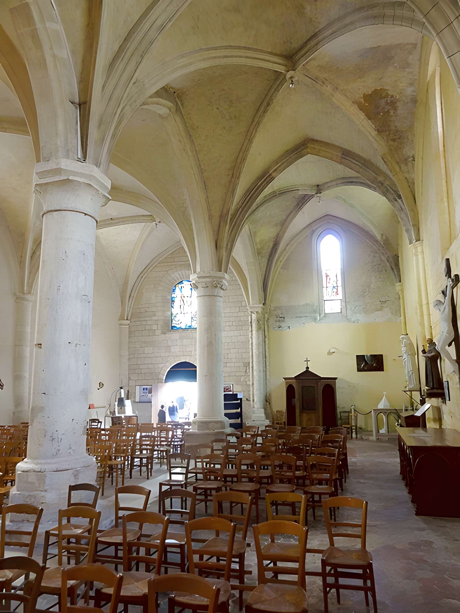 Église Saint-Pierre-aux-Liens de Vaux-sur-Seine